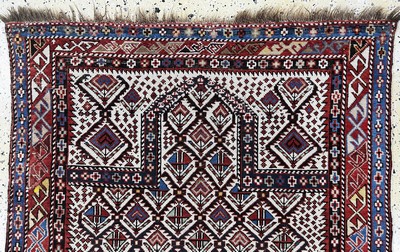 27134986a - ´Dagestan´Gebetsteppich anti, Kaukasus, 19.Jhd, Wolle auf Wolle, ca. 144 x 110 cm, EHZ: ...