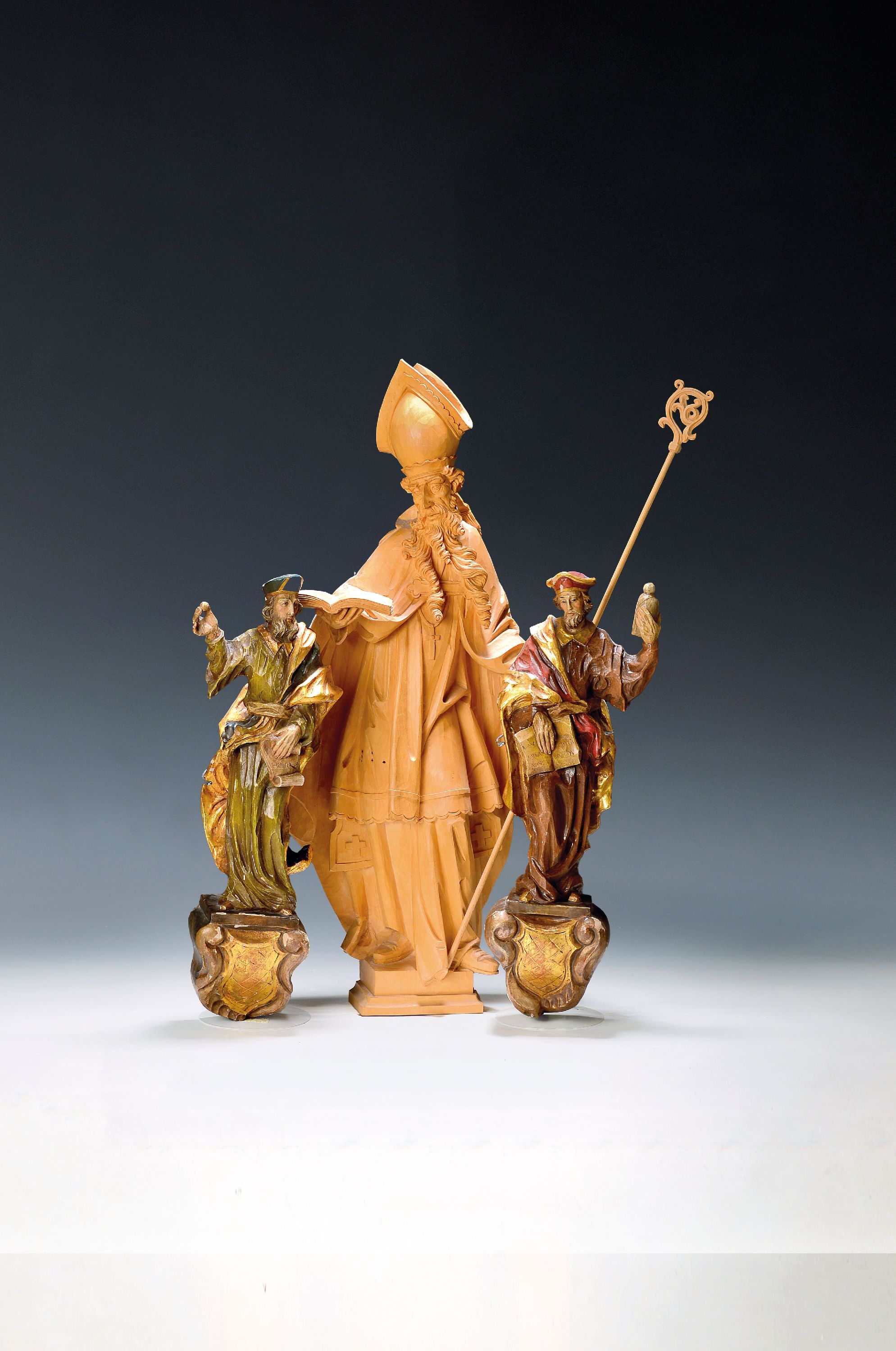 Image 27135000 - Drei Heiligenfiguren, wohl Oberammergau oder Südtirol, 2. Hälfte 20. Jh., Holz ...
