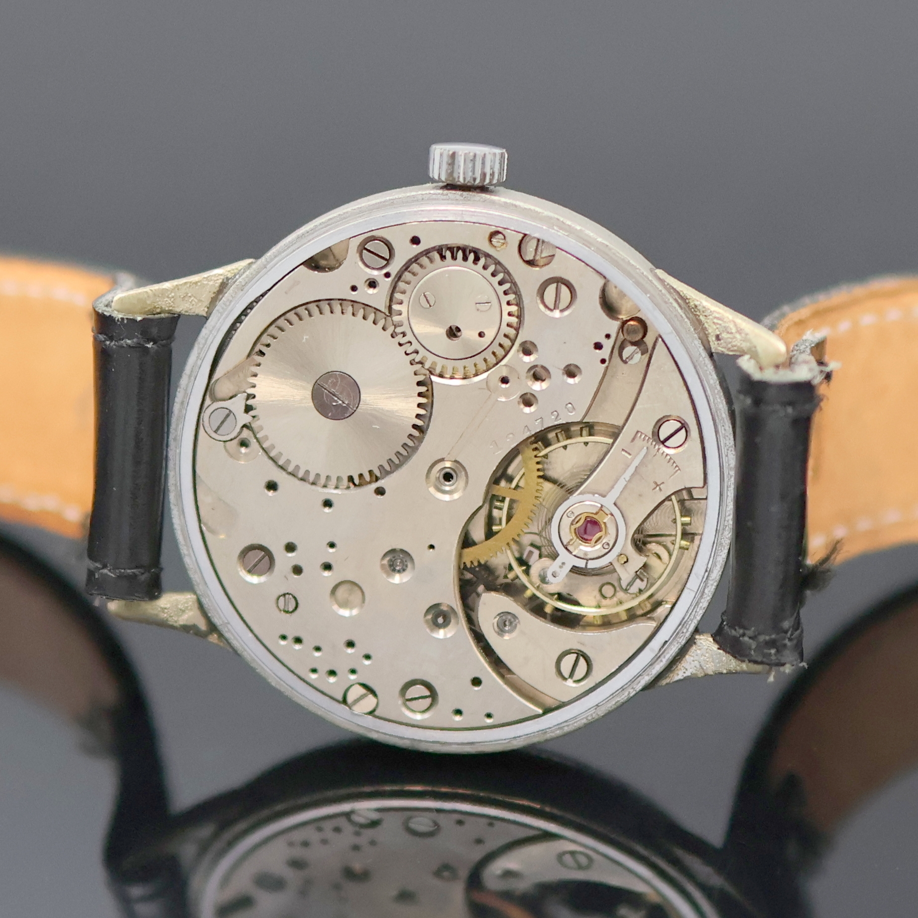 Detail e: HANHART seltene, militärische Armbanduhr, Deutschland um 1940, verchromtes Gehäuse, Edelstahlboden aufgedr., schwarzes Kontrastzifferbl. pat., ...