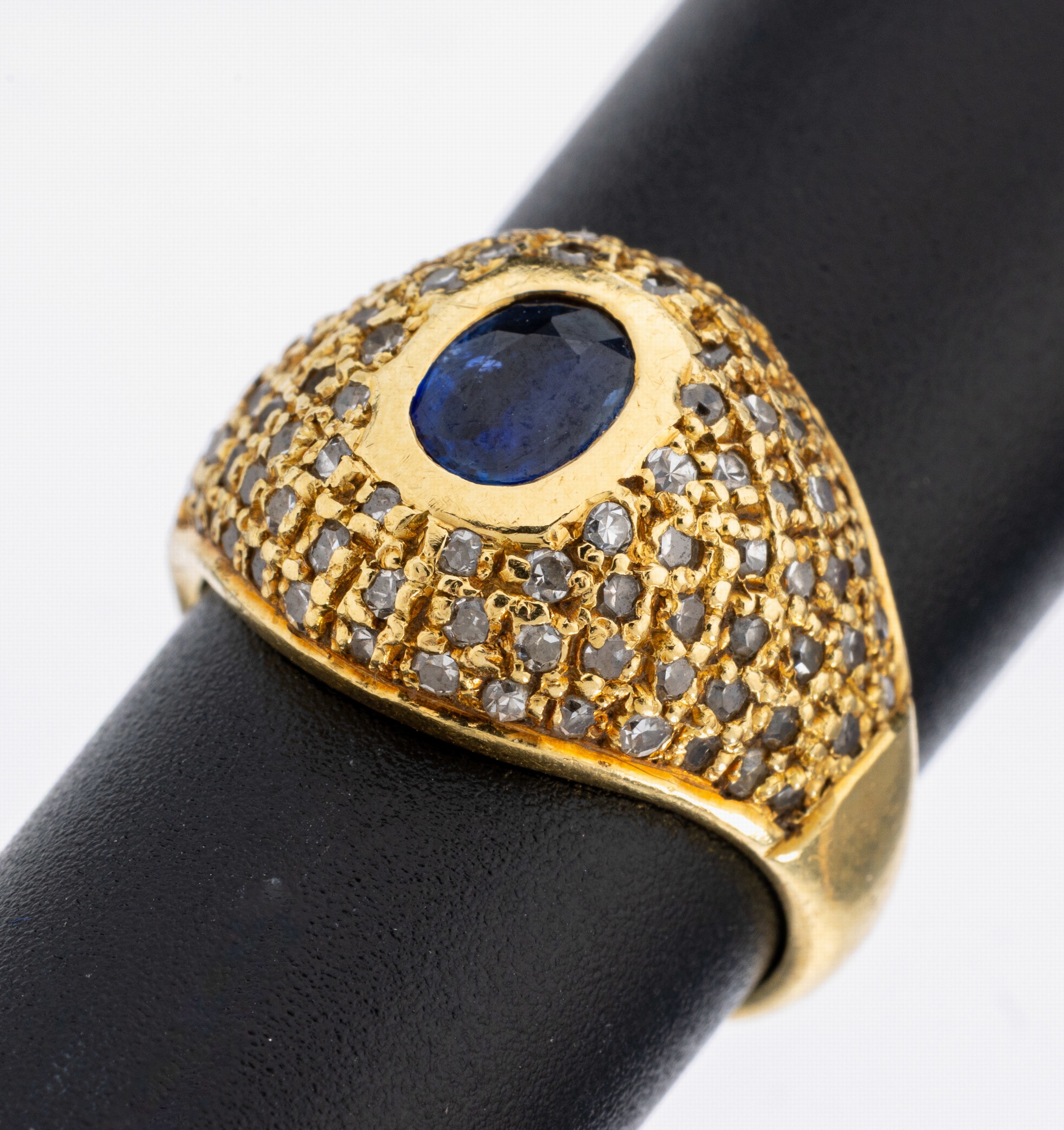 Image 27135020 - 18 kt Gold Saphir-Diamant-Ring, GG 750/000,ovalfacett. Saphir ca. 0.70 ct, ...