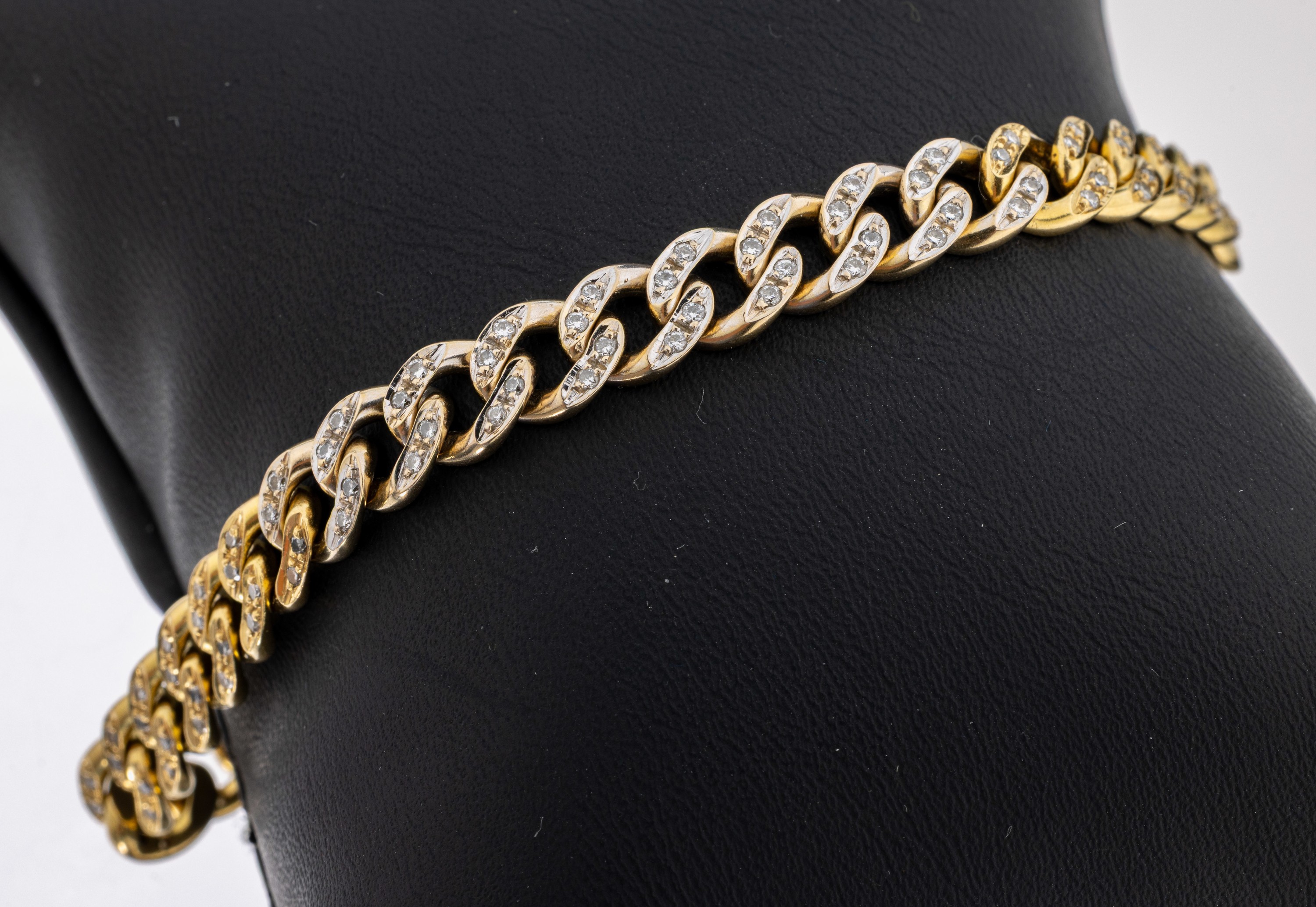 Image 27135032 - 14 kt Gold Brillant-Armband, GG/WG 585/000 gepr., 156 Brillanten zus. ca. 0.78 ct ...