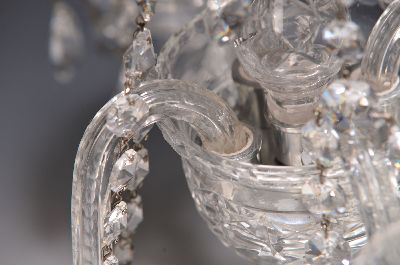 27135003a - Paar große Kristall-Lüster/Chandeliers, wohl Böhmen, 20. Jh., je fünf Brennstellen, ...