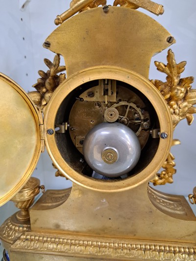 27135012h - Pendule, Frankreich um 1860/1870, vergoldetes und verziertes Bronzegehäuse mit ...
