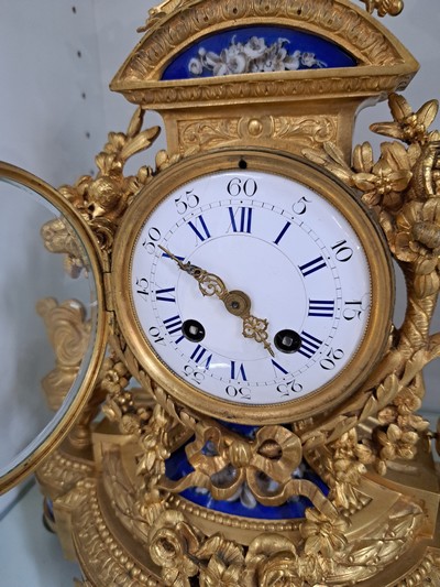 27135012j - Pendule, Frankreich um 1860/1870, vergoldetes und verziertes Bronzegehäuse mit ...