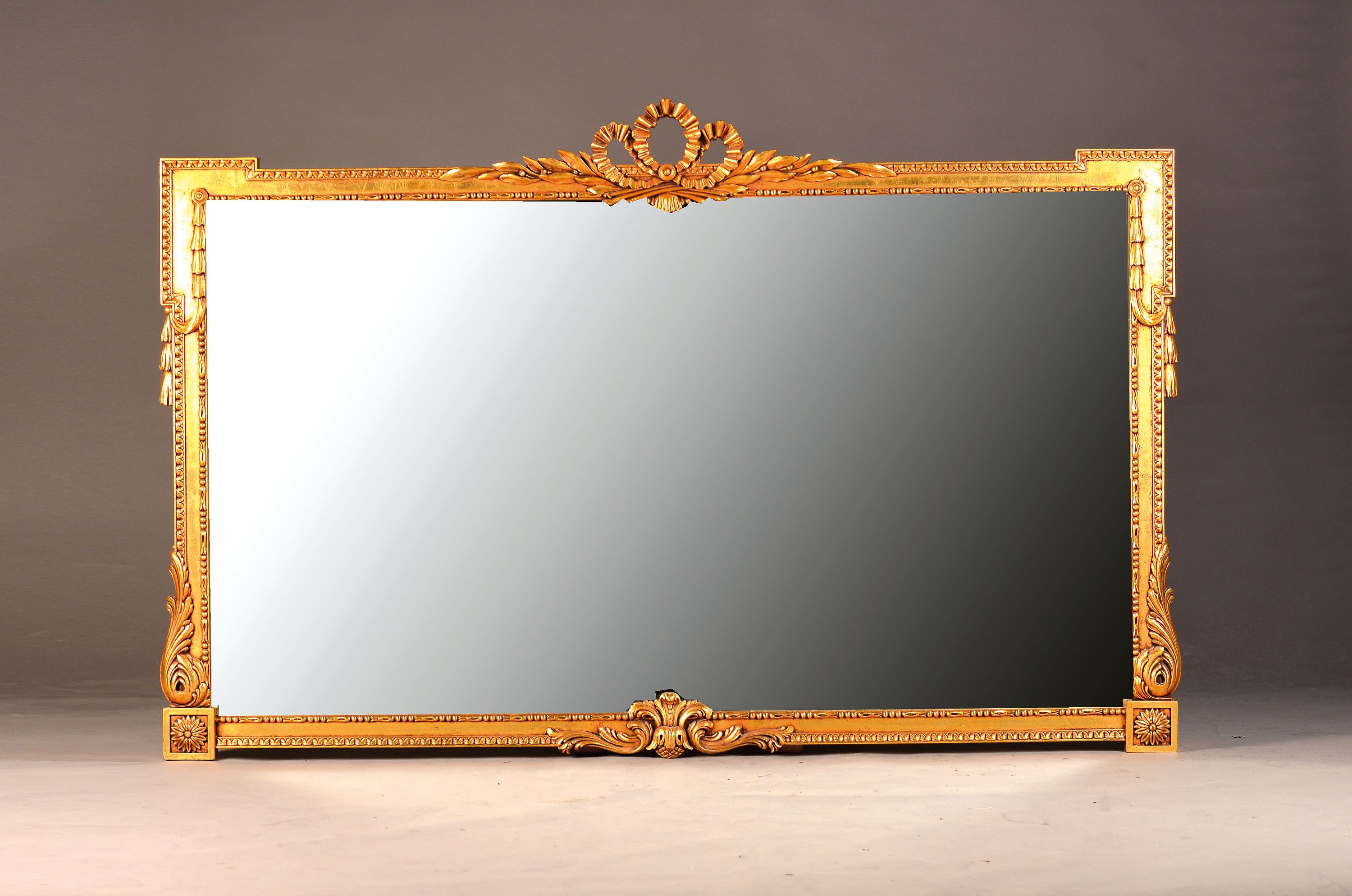 Image 27135101 - Großer Wandspiegel, im klassizistischem Stil, gold gefaßt mit feinen Schnitzereien, ...