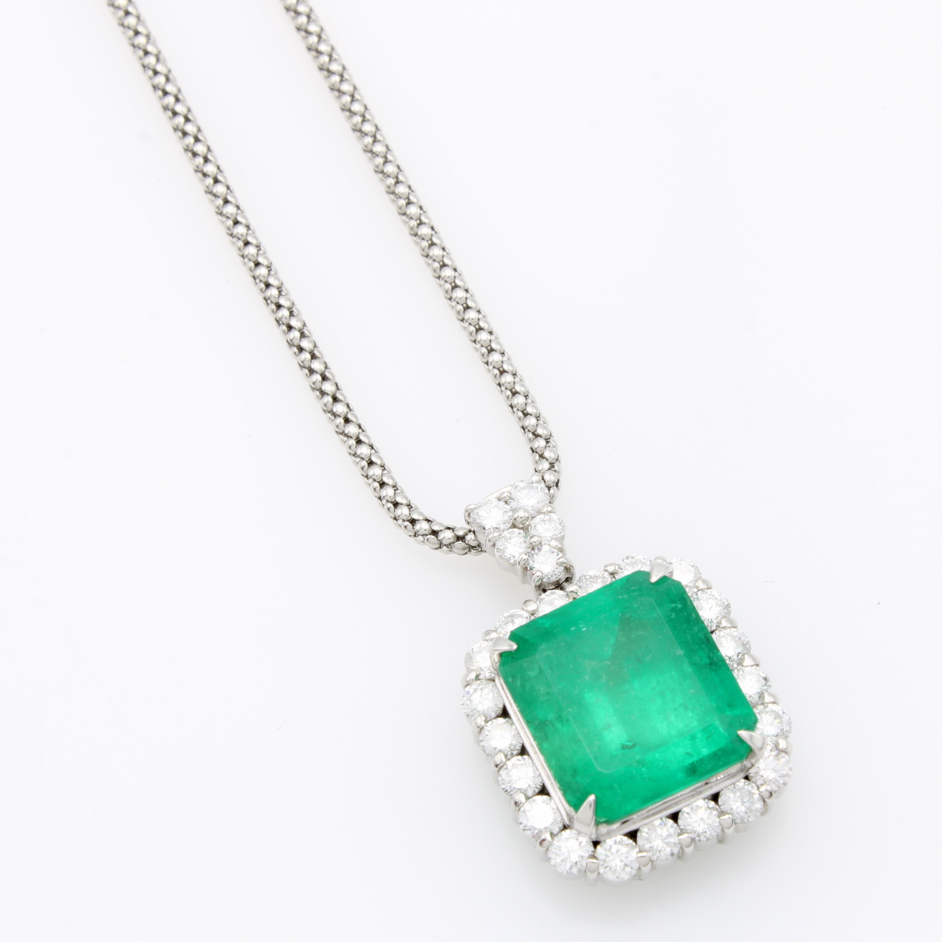 Image 27135107 - Anhänger mit Smaragd und Brillanten an Kette, Anh. PT 900/000, Kette PT 850/000, ...