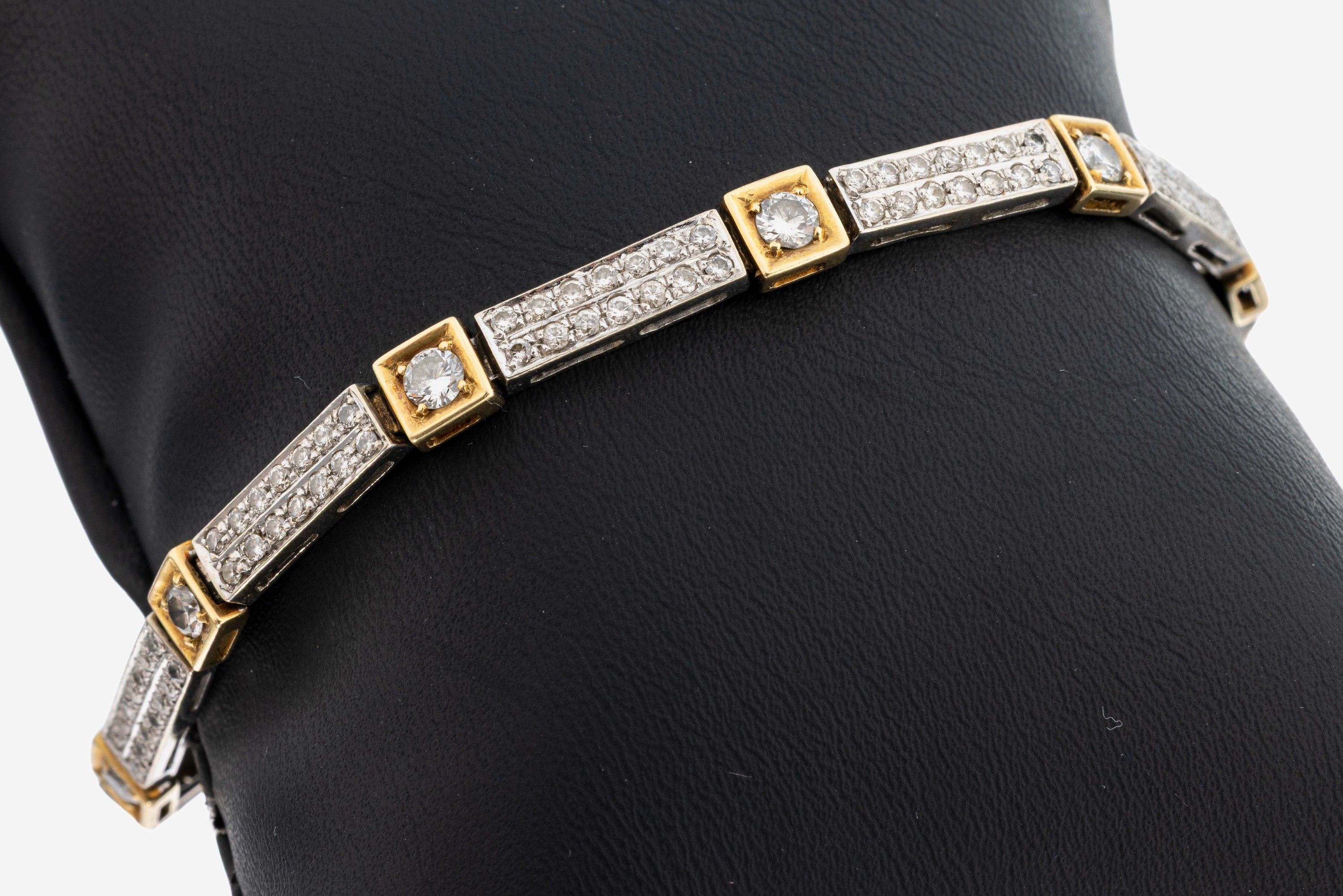 Image 27135131 - 14 kt Gold Brillant-Armband, GG/WG 585/000, 9 GG-Glieder mit 9 Brillanten zus. ca. 0.63 ...