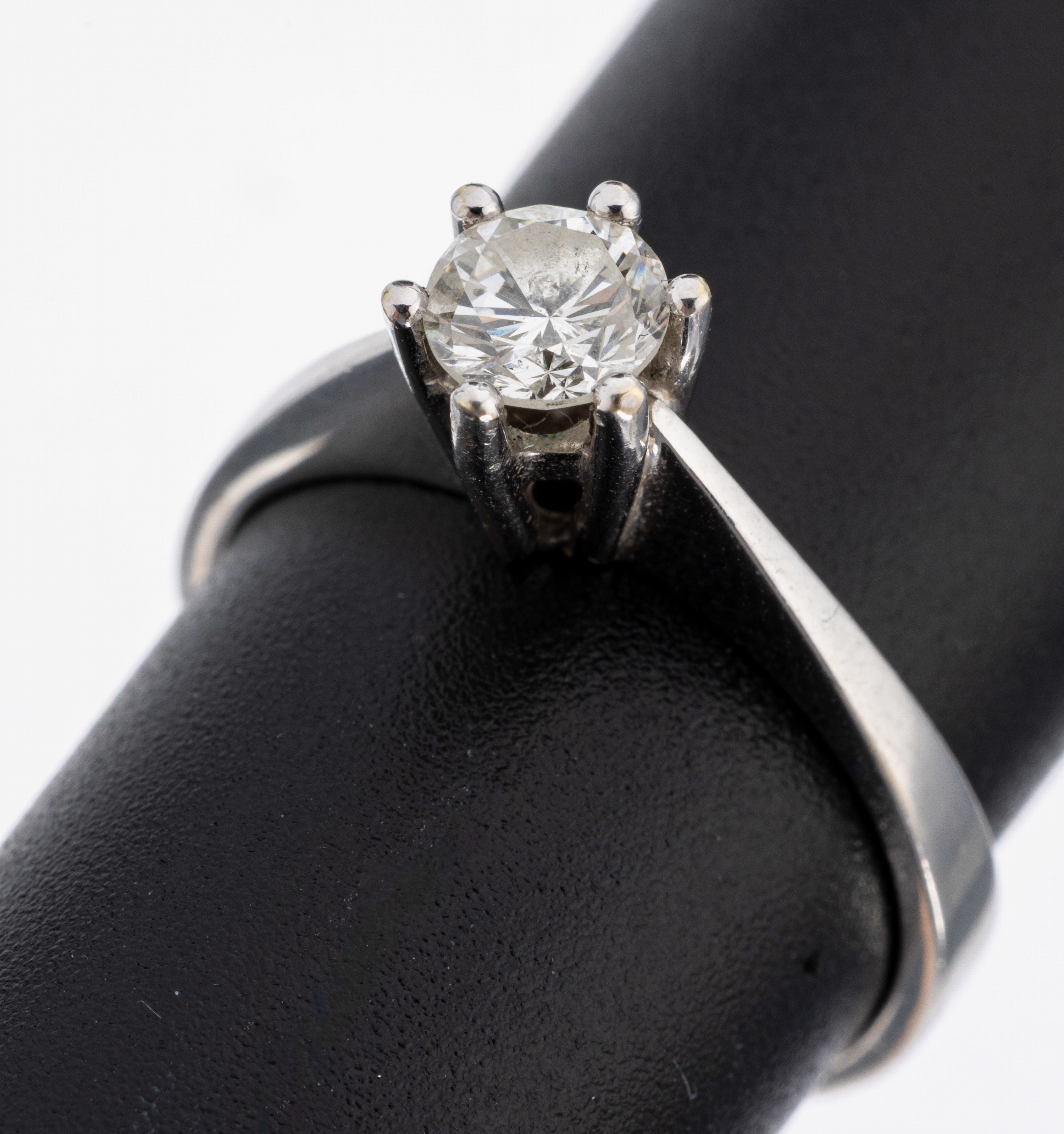 Image 27135152 - 14 kt Gold Brillant-Ring, WG 585/000, Brillant ca. 0.40 ct Weiß/p, RW 53, ca. 3.2 g ...