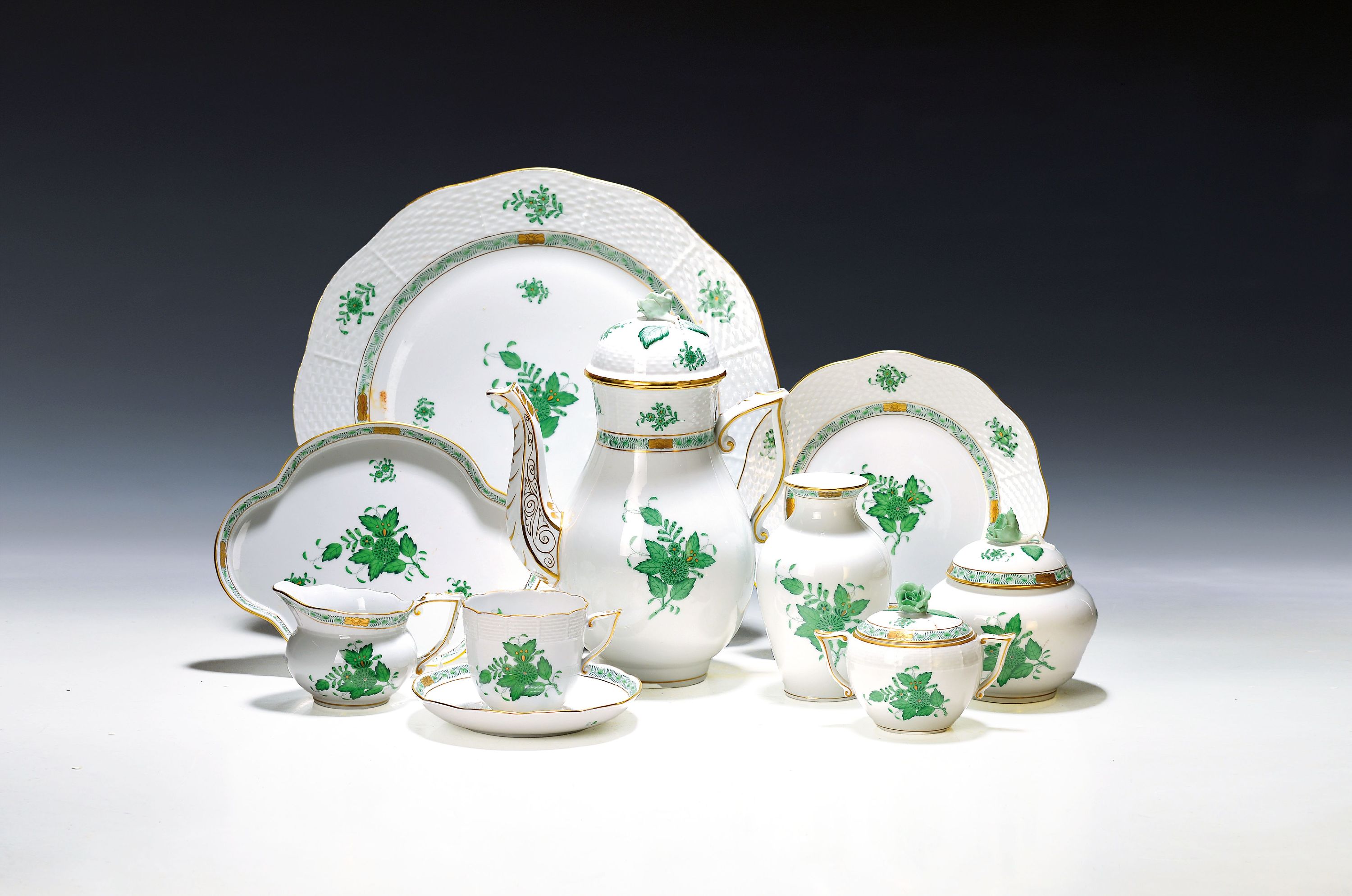 Image 27135158 - Kaffeeservice, Herend, Apponyi grün goldschattiert, 2.H.20.Jh., Kaffeekanne, 12 ...