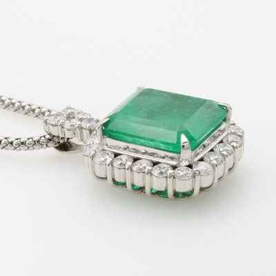 27135107a - Anhänger mit Smaragd und Brillanten an Kette, Anh. PT 900/000, Kette PT 850/000, ...