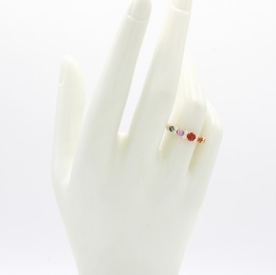 27135120b - Ring mit Saphiren und Brillanten, GG 750/000, 5 fac., fancy Saphire zus. ca. 0.76 ct, 12 ...