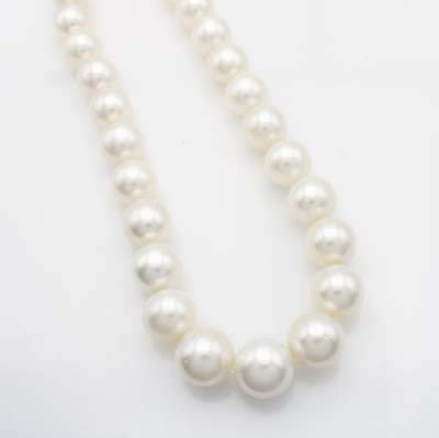 Image Südseeperlcollier mit Diamanten, Kugelschl. GG 585/000 matt. u. bes. m. Diam., 29 ...