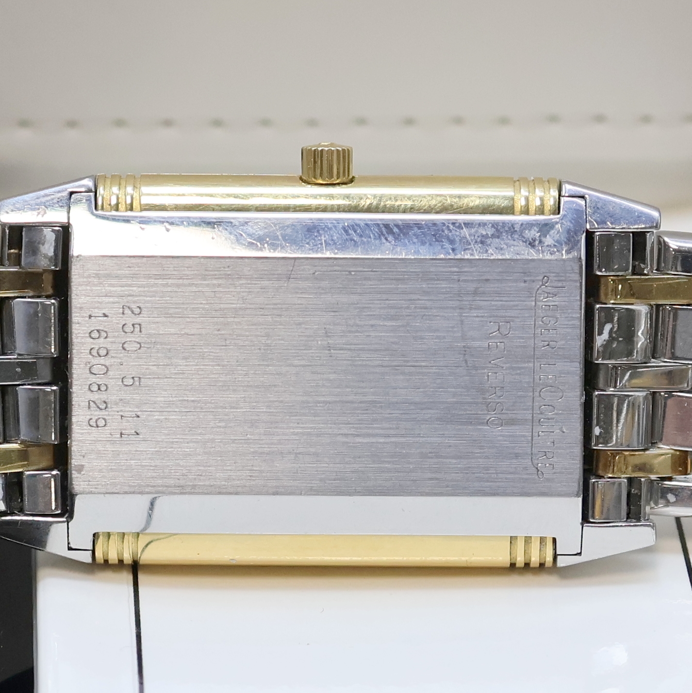 Detail e: Jaeger-LeCoultre Reverso Armbanduhr Referenz 250.5.11, quarz, um 180 Grad drehbares Wendegehäuse in Stahl/Gold kombiniert inkl. Gliederband m. dopp. ...
