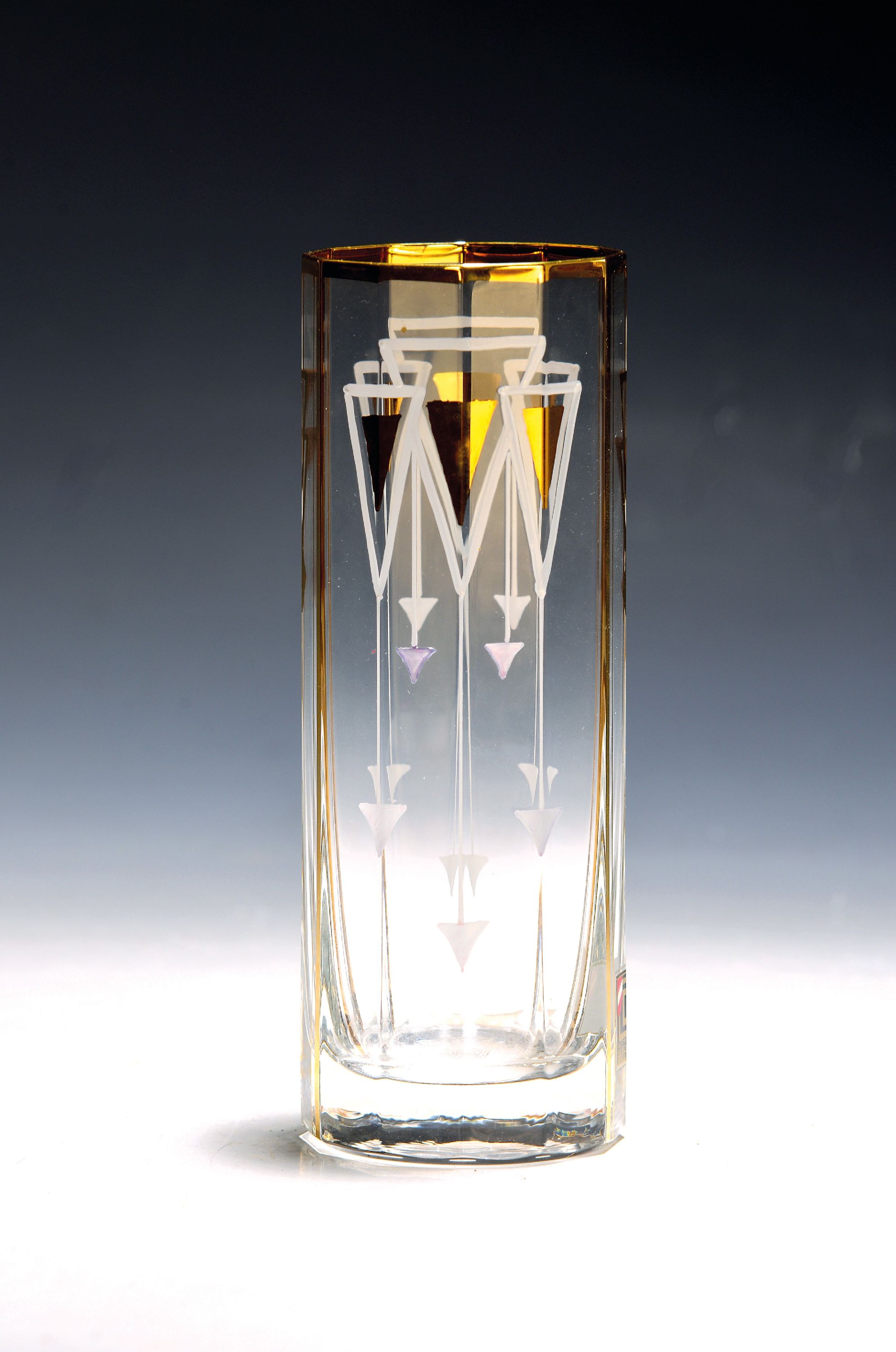 Image 27135571 - Zierglas, Austria Gruppe Kunsthandwerk Gallauner, um 1900, farbloses 1-eckig ...