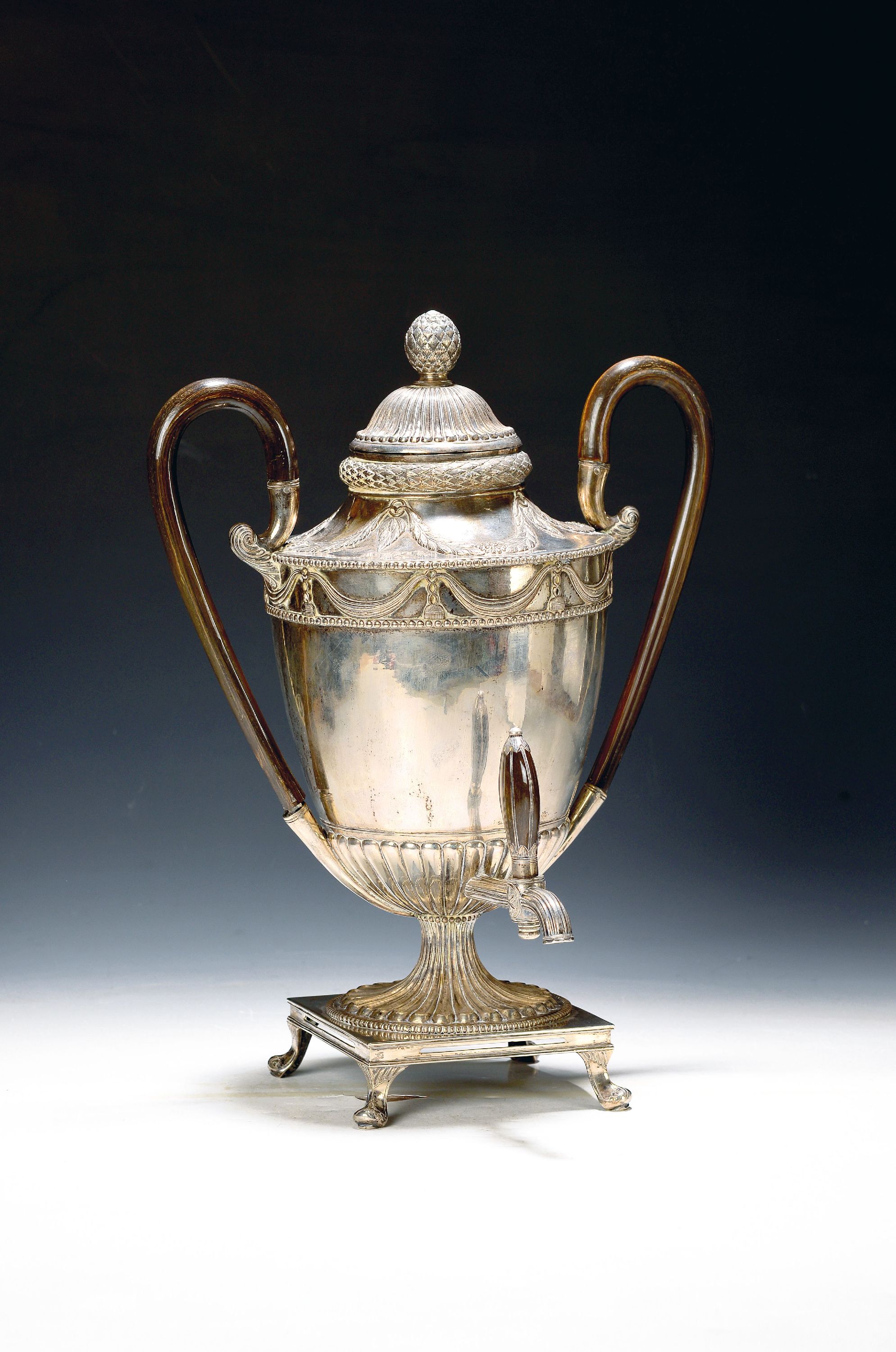 Image 27135572 - Georgianischer Samovar, England, um 1790/1810 , Silber RFA-geprüft (ca. 870er), ...