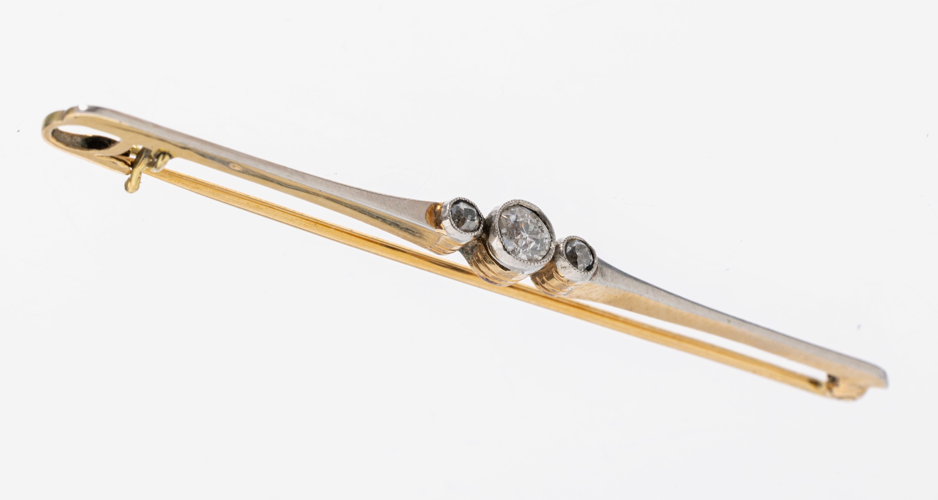 Image 27136248 - 14 kt Gold Diamant-Anstecknadel, GG/WG 585/000 gepr., 1930er Jahre, 3 Altschliff- ...