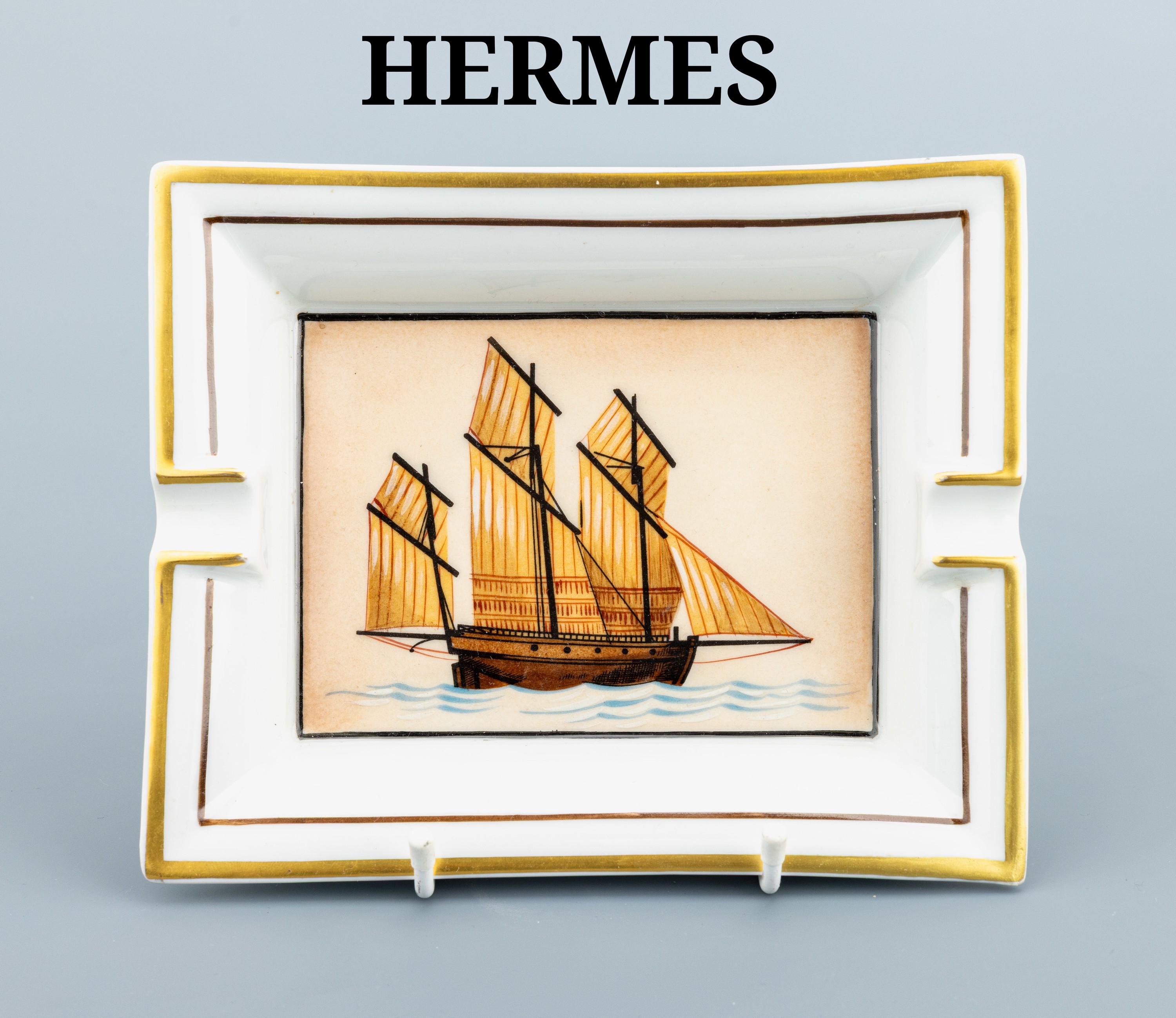 Image 27136258 - HERMES Aschenbecher, Porzellan, Darstellungeines Dreimasters, brauner und goldener ...