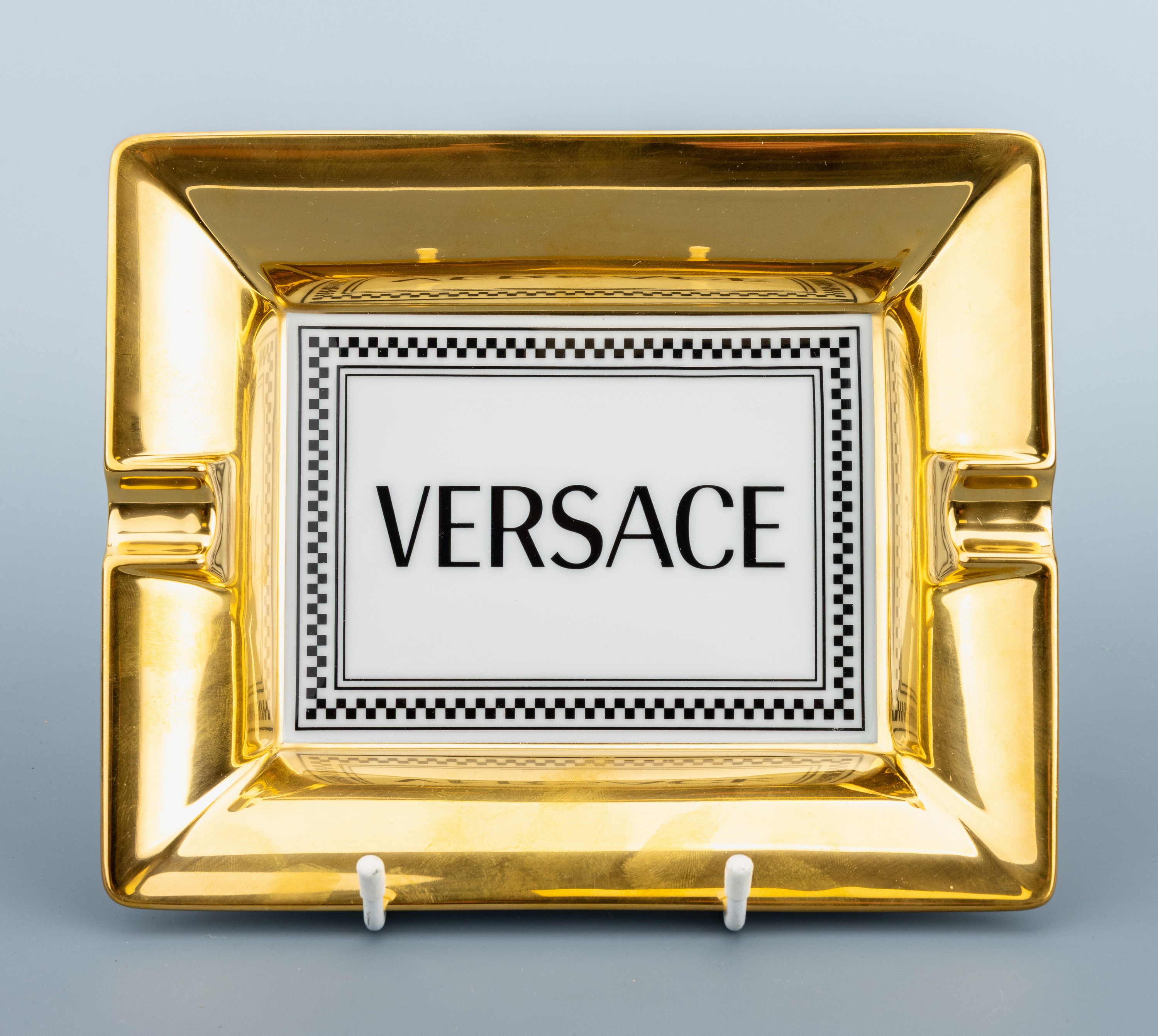 Image 27136261 - VERSACE X ROSENTHAL Aschenbecher, Porzellan, Spiegel mit VERSACE-Schriftzug, ...