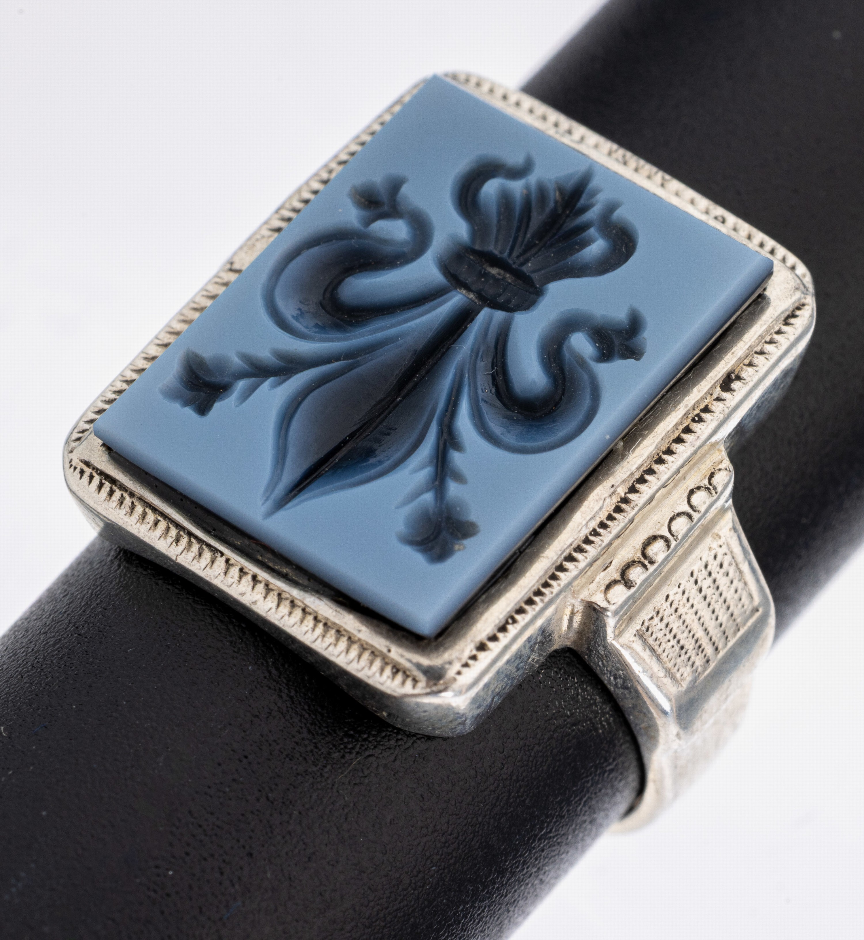 Image 27136277 - Achat-Ring, 900er Silber, Art Deco Stil, rechteckiger Lagenachat, Intaglio mit ...