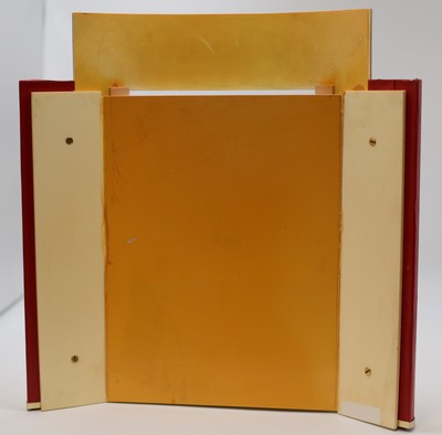 27136274b - CARTIER 2 Schaufensterdisplays, 1x für Cartier Vendome, dekorativ, M. ca. 35,5 x 35 cm ...