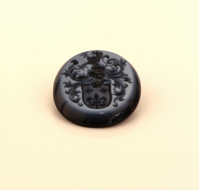 Image Loser Lagenachat, oval, Intaglio, Darstellung eines Familienwappens, Siegelabdruck anbei