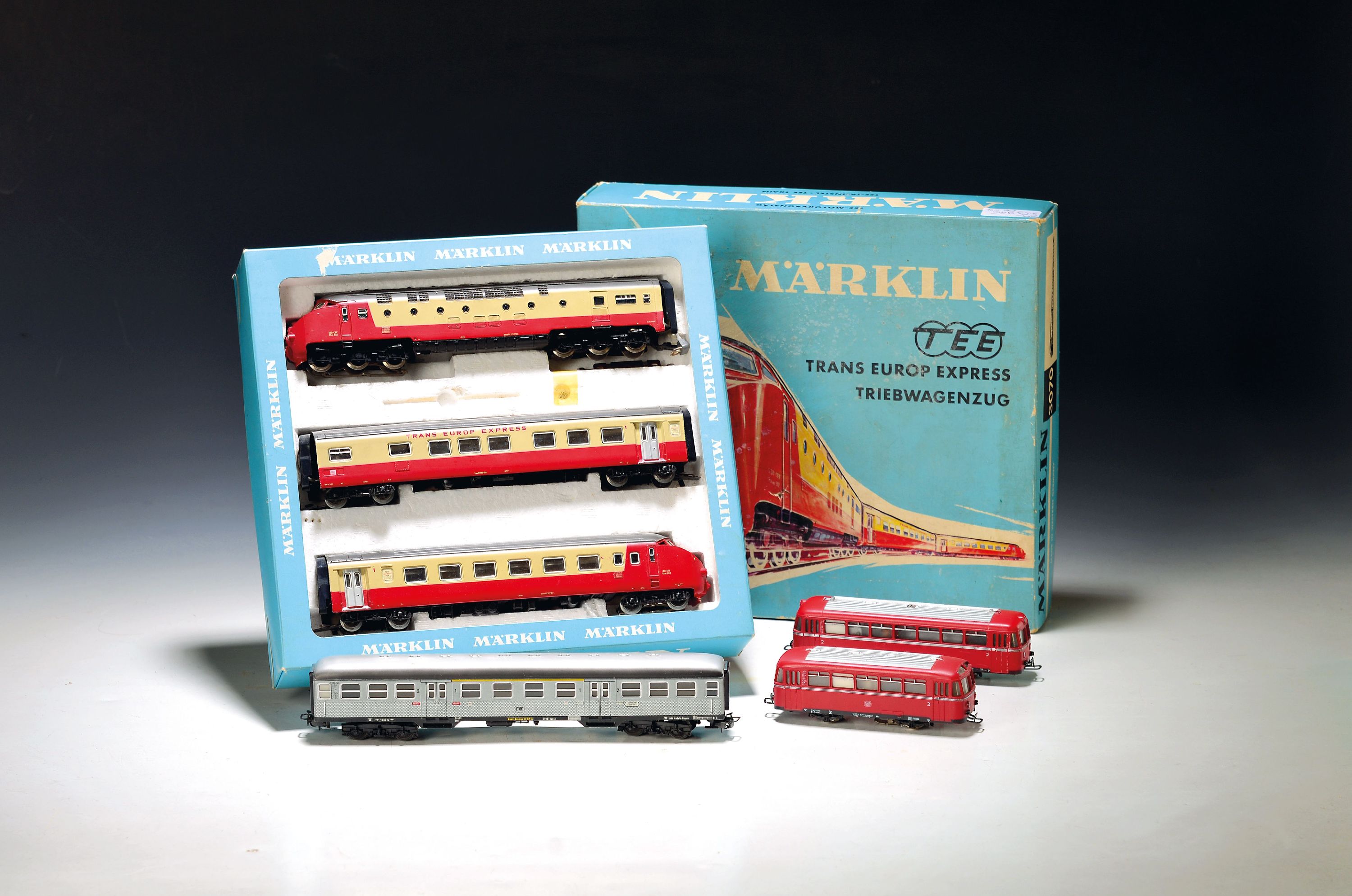 Image 27136332 - Konvolut Modelleisenbahn Spur H0, Märklin, mit OVP: Set 3070 Trans-Europ-Express; ...