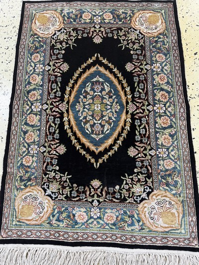 27136328d - Hereke Seide signiert, Türkei, Ende 20.Jhd,reine Naturseide, ca. 88 x 60 cm, ...