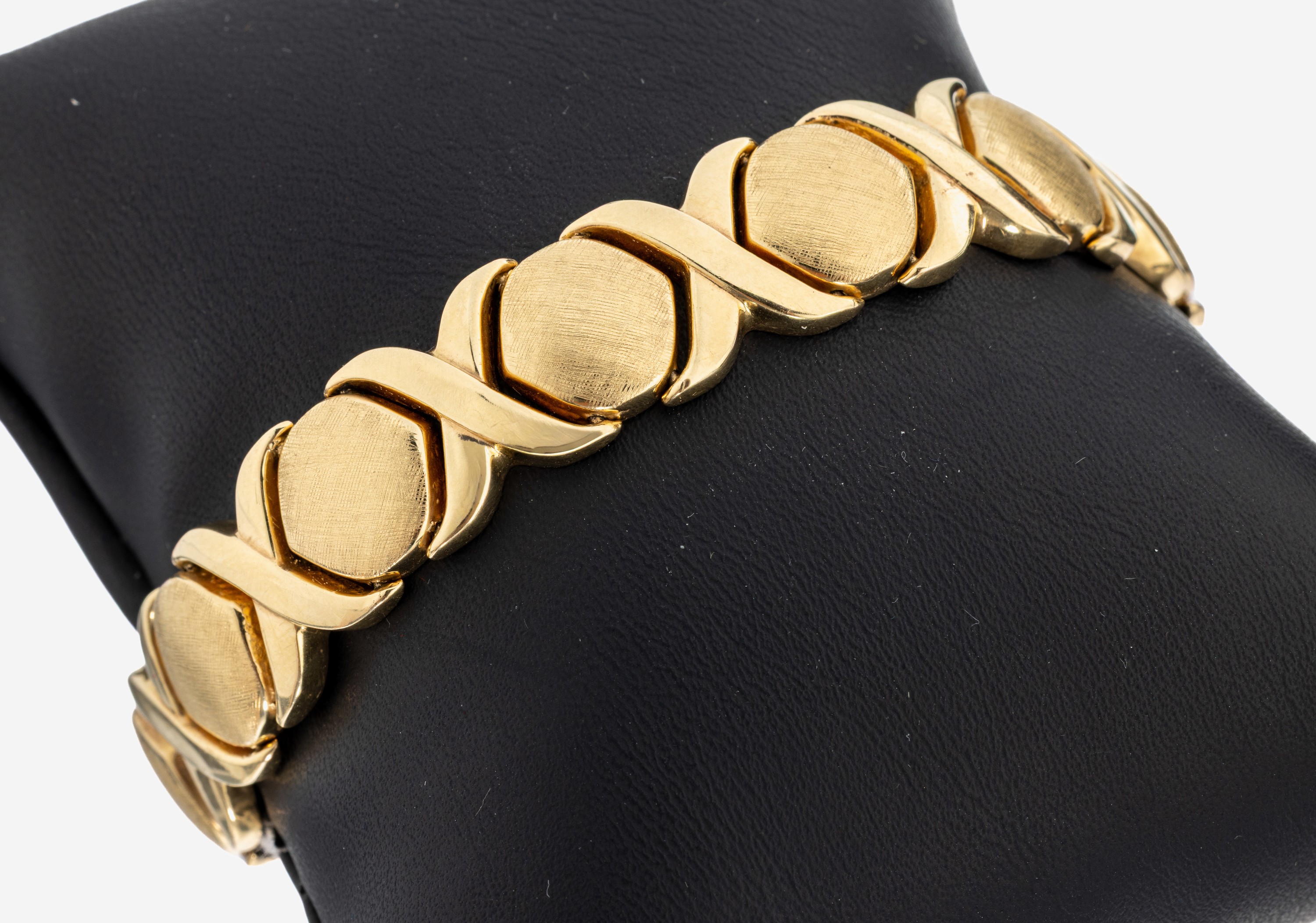 Image 27136609 - 14 kt Gold Armband, GG 585/000, part. sat.,L. ca. 19.5 cm, Kastenschloss mit 2 ...