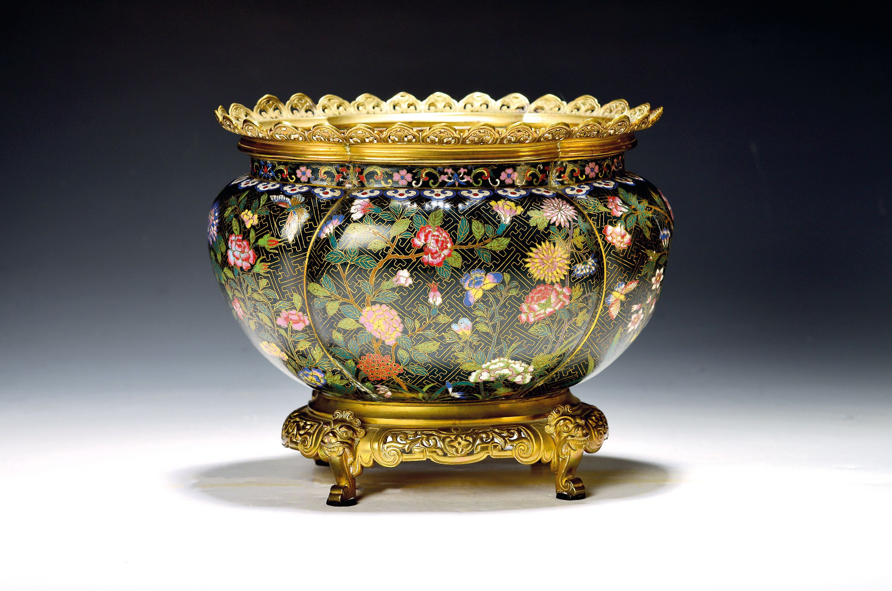 Image 27136622 - Cloisonne-Jardiniere, Japan/Frankreich, späte Meiji-Zeit bzw. um 1900/10, Edmond Enot, ...