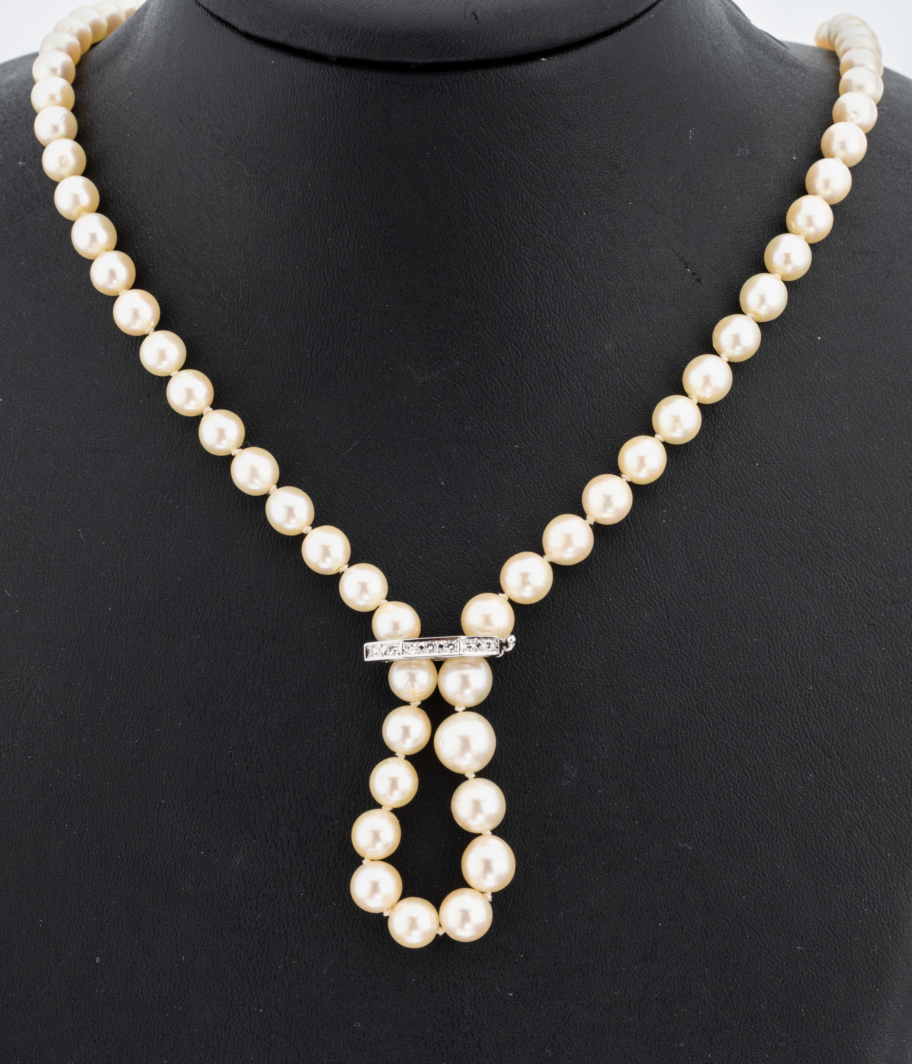 Image 27136634 - Perl-Collier mit 18 kt Gold Rubin-Diamant- Schließe, WG 750/000, Akoyazuchtperlen im ...