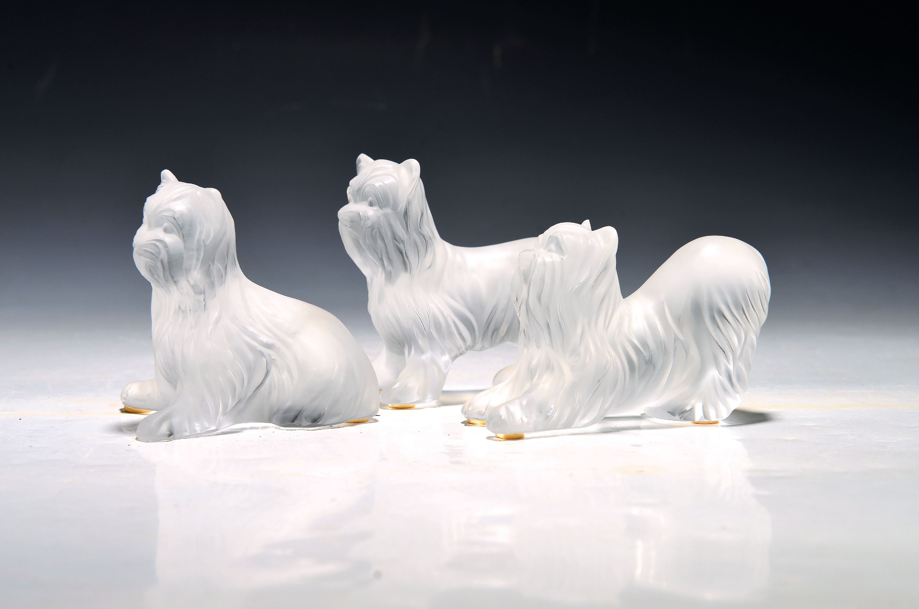 Image 27136697 - 3 Kristallglasfigurinen, Terrier, Lalique, Frankreich, 1980er-Jahre, Entw. Marie Lalique ...
