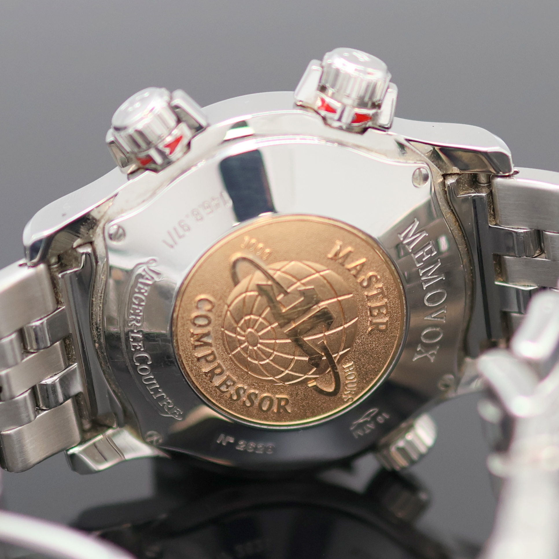 Detail f: Jaeger-LeCoultre Master Compressor Memovox Herrenarmbanduhr Referenz 146.8.97/1, Schweiz um 2005, Automatik, Edelstahlgeh. inkl. orig. Gliederband m. ...