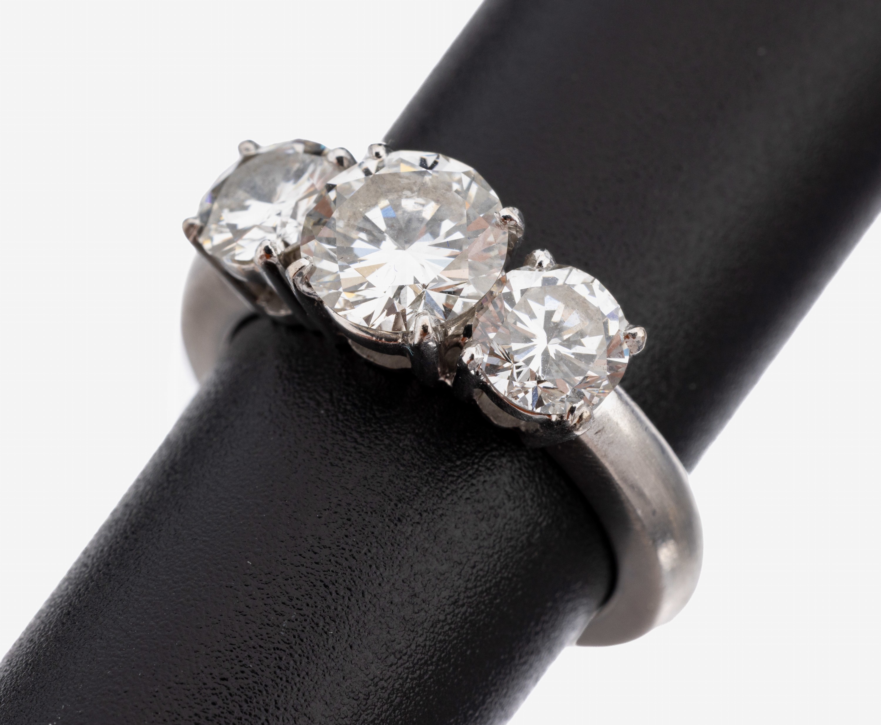 Image 27136853 - 18 kt gold brilliant-ring , WG 750/000, centered brilliant approx. 1.033 ct ...