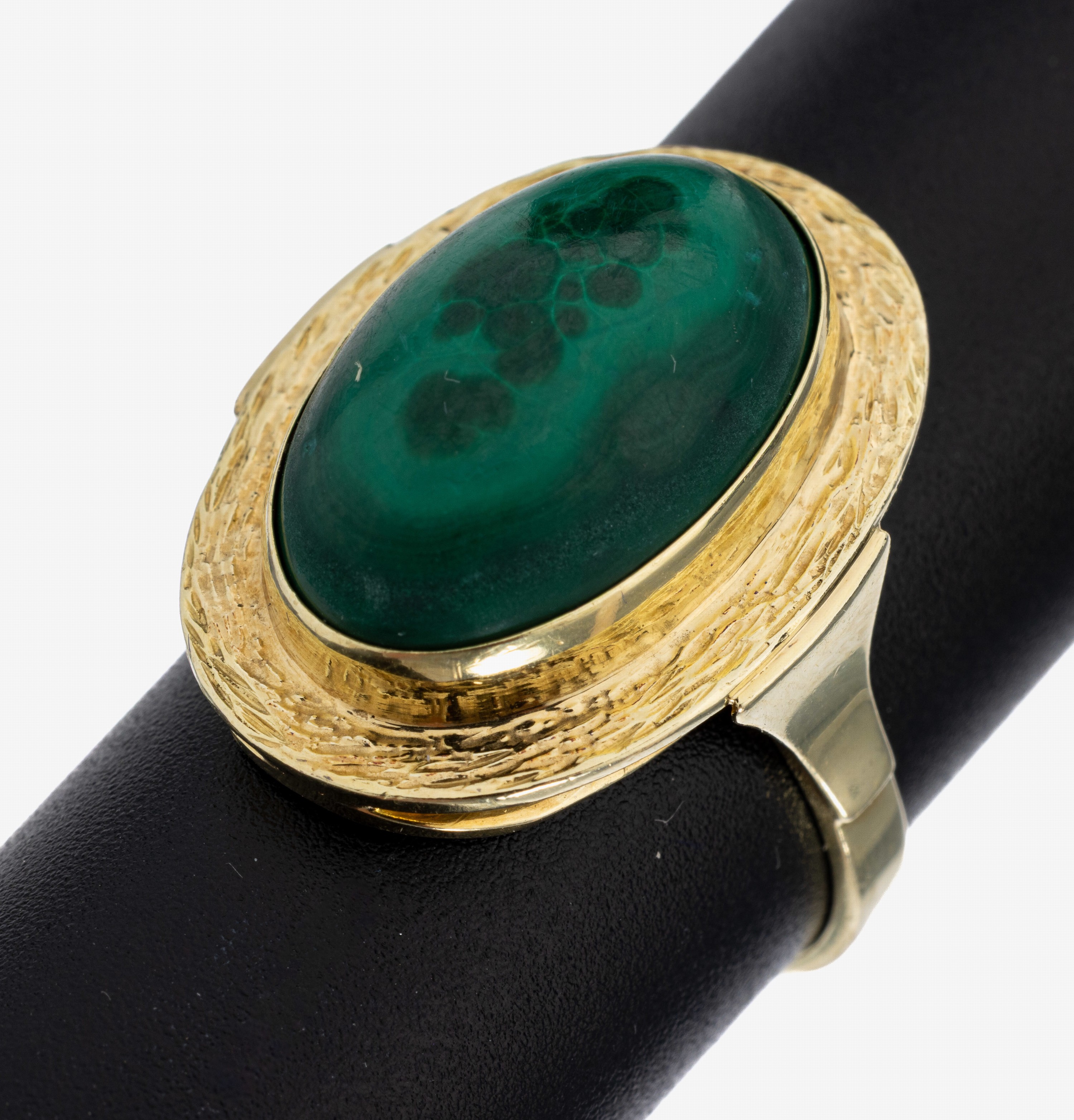 Image 27136878 - 14 kt Gold Malachit-Ring, GG 585/000, ovaler Malachit-Cabochon, Fassung strukt., RW 58, ...
