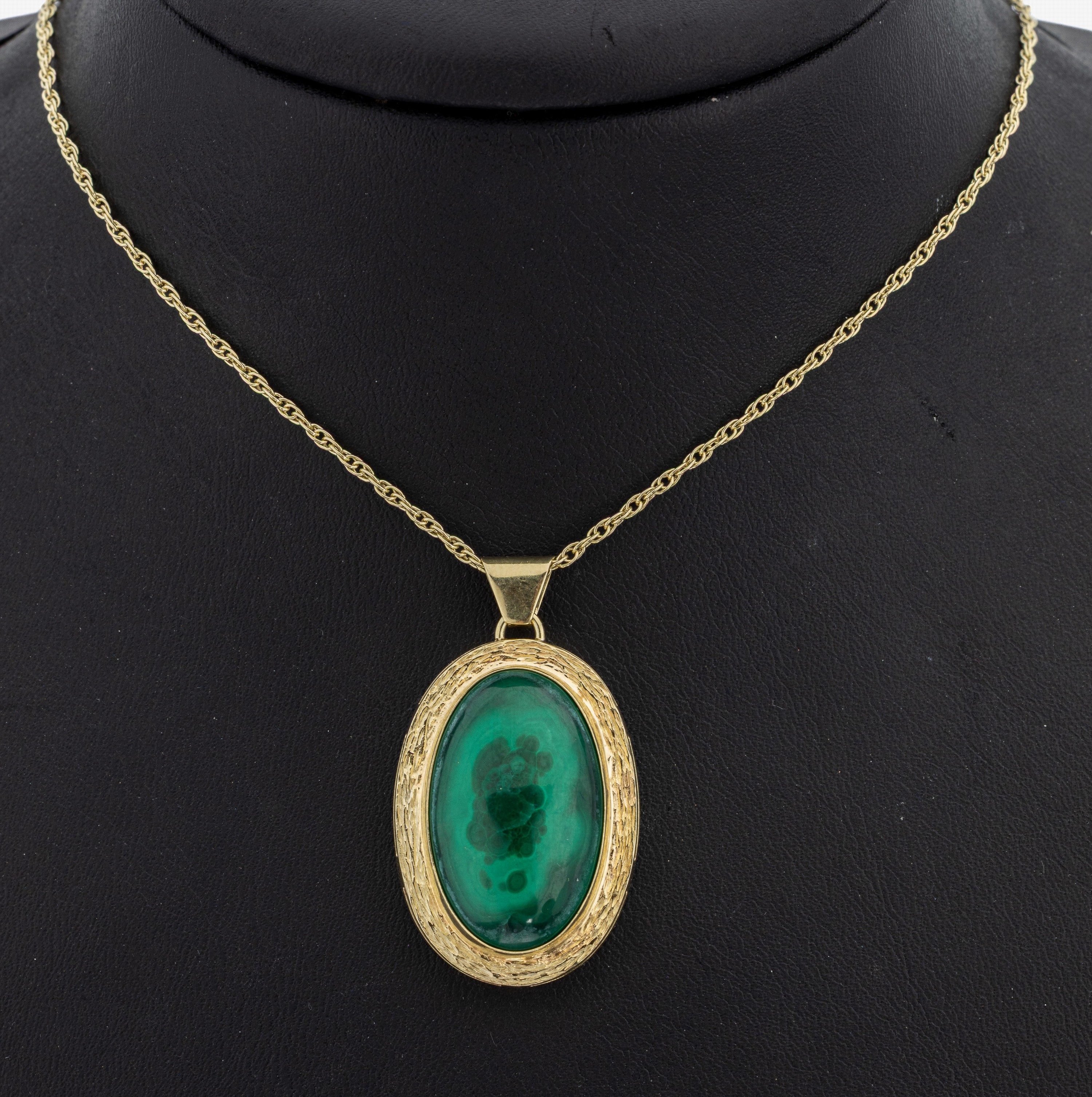 Image 27136879 - 14 kt Gold Malachit-Anhänger, GG 585/000, ovaler Malachit-Cabochon, Fassung strukt., ...