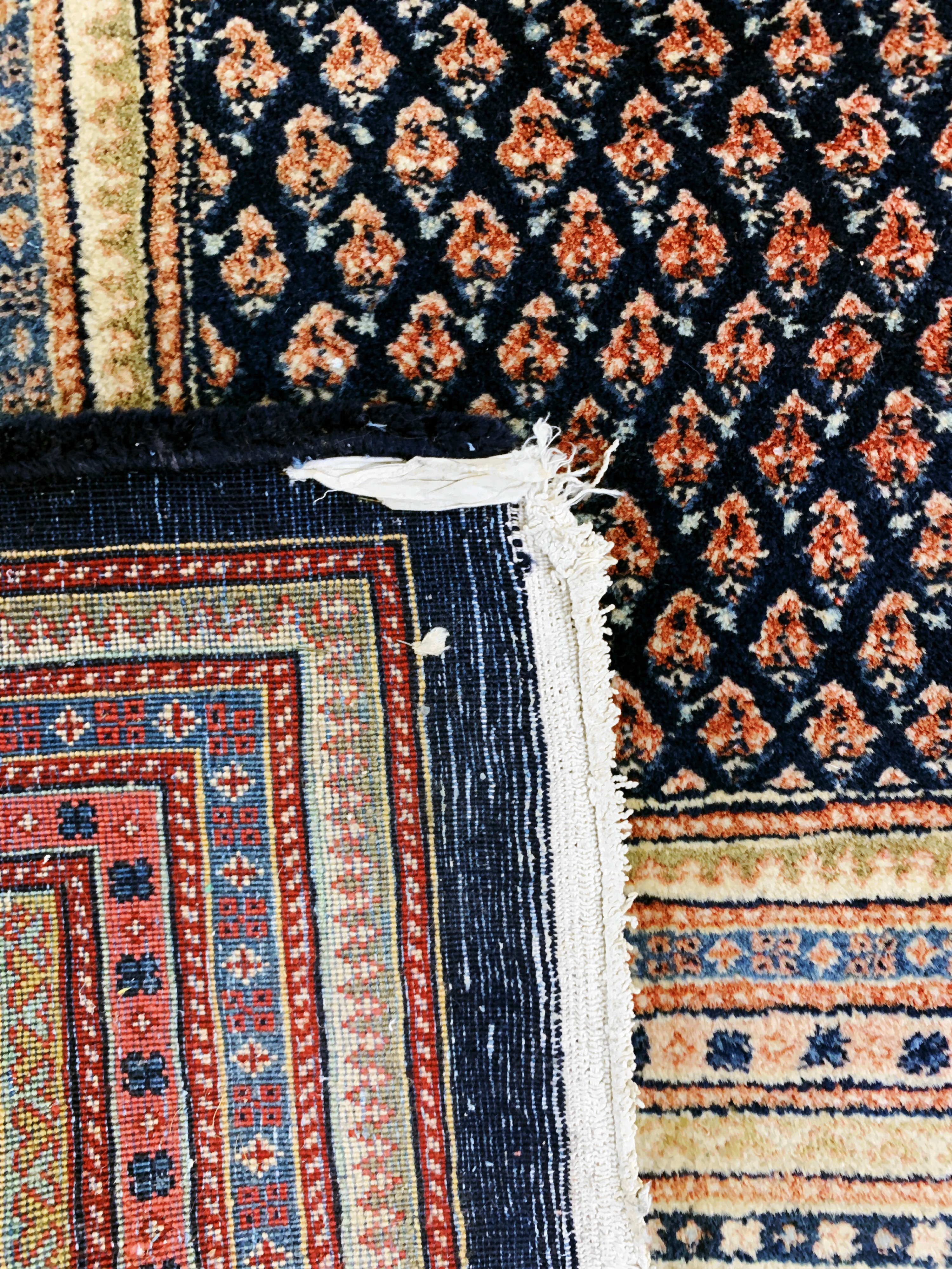 Detail e: Sarogh Mir, Persien, Mitte 20.Jhd, Wolle auf Baumwolle, ca. 410 x 305 cm, EHZ: 2(Reinigungsbedürftig).