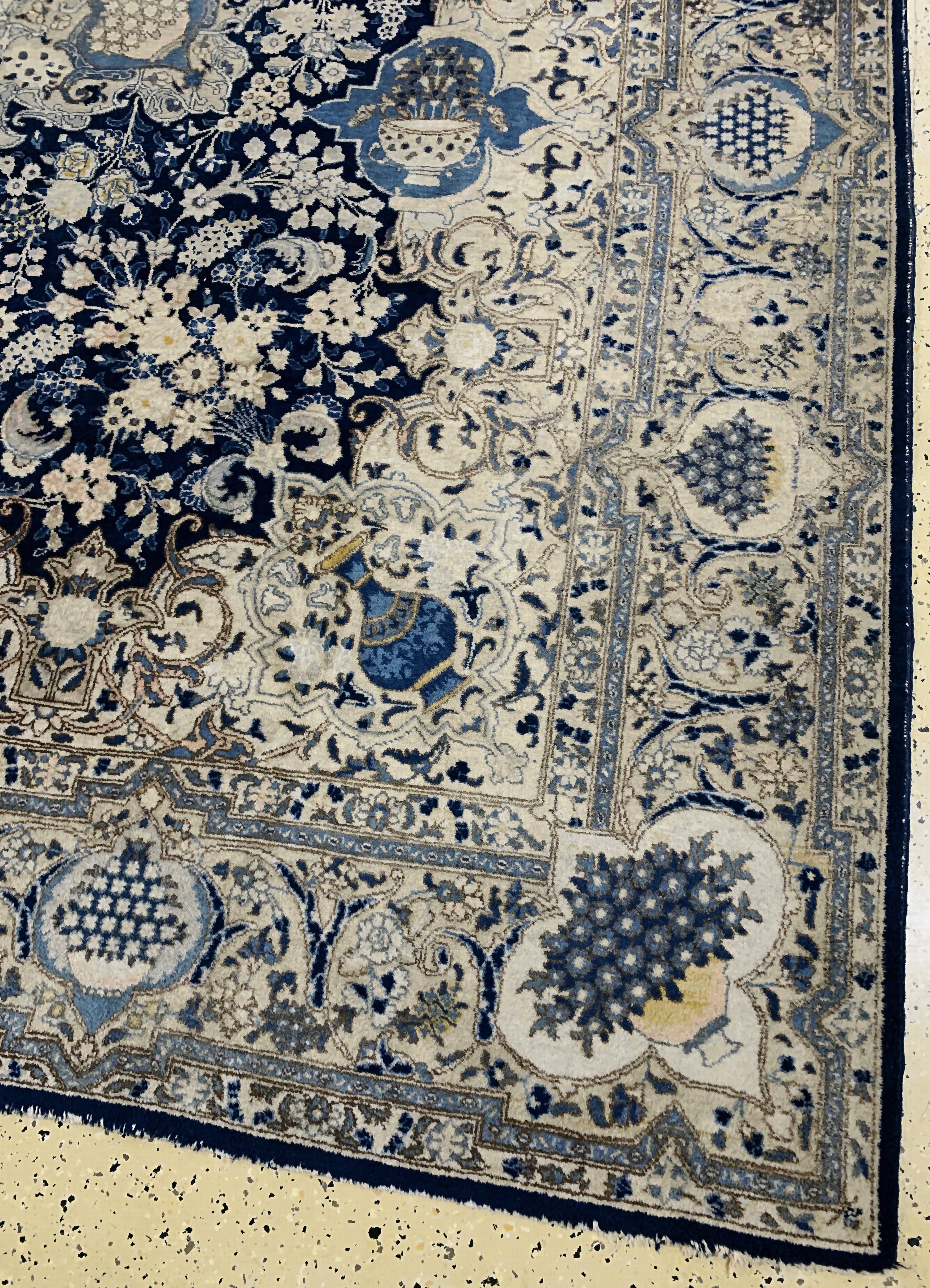 Detail a: Täbriz alt, Persien, Anfang 20.Jhd, Wolle auf Baumwolle, ca. 385 x 297 cm, EHZ: 3(verblasst).