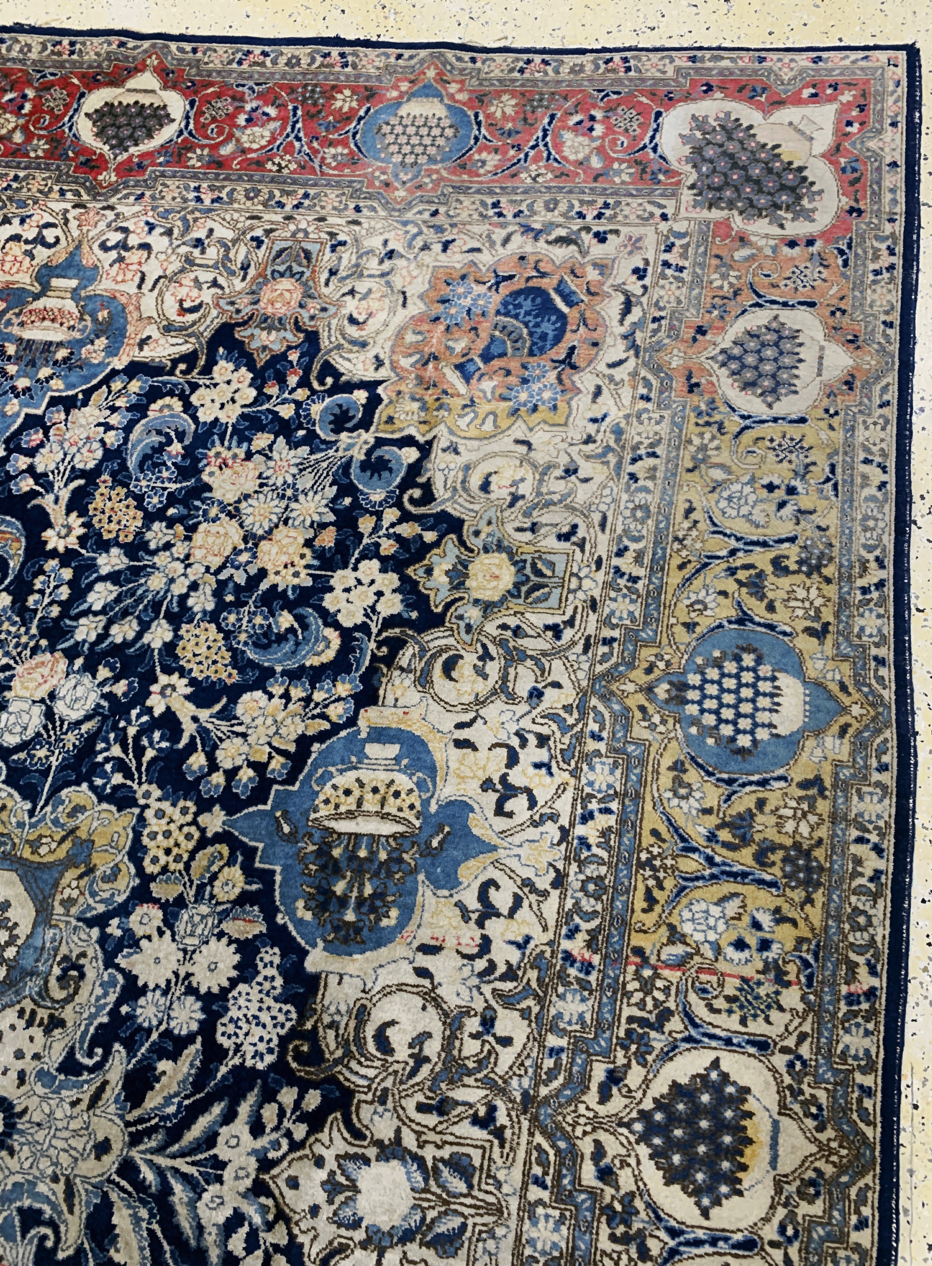 Detail e: Täbriz alt, Persien, Anfang 20.Jhd, Wolle auf Baumwolle, ca. 385 x 297 cm, EHZ: 3(verblasst).