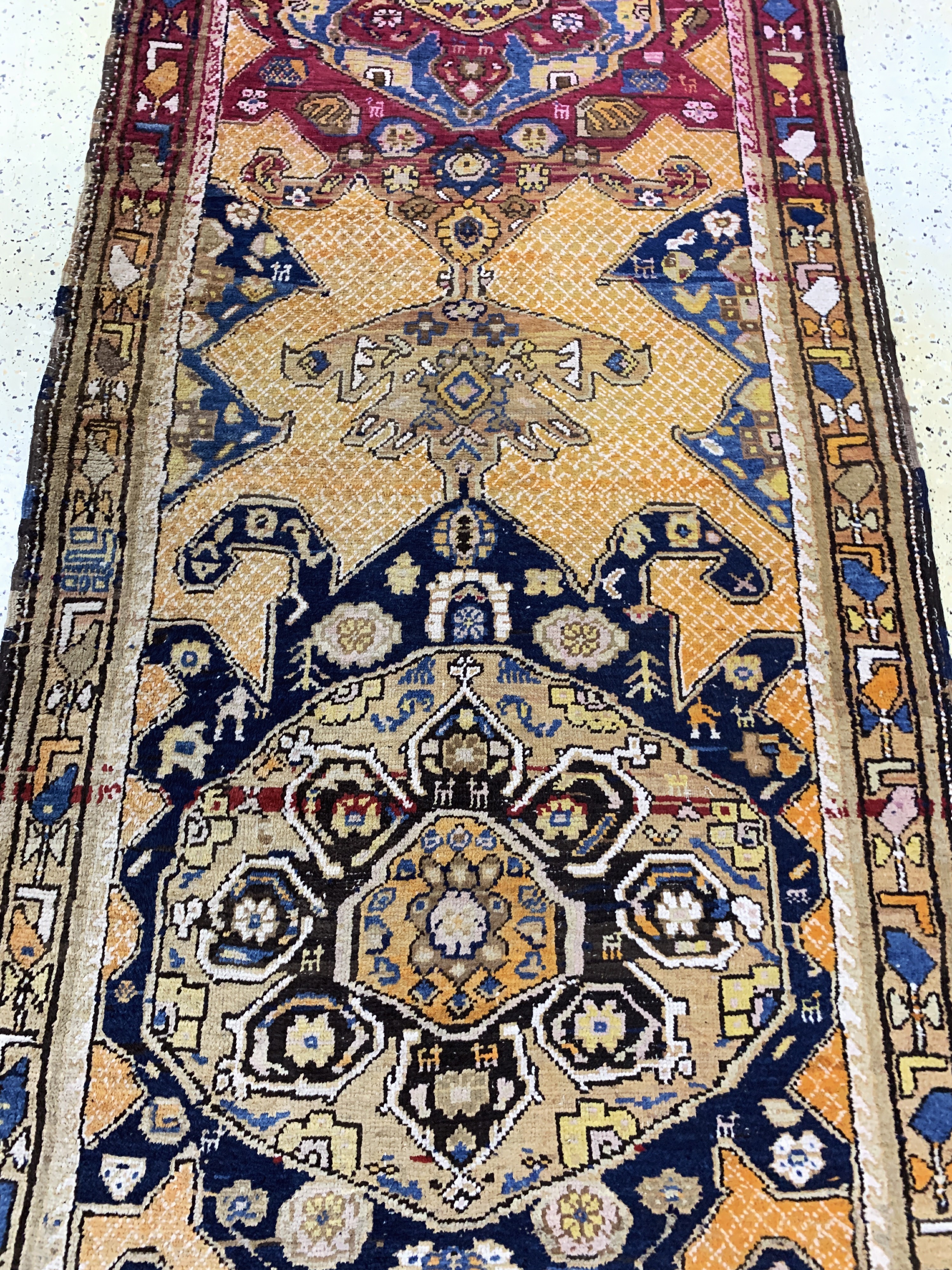 Detail b: "Karabagh"Kazak antik, Kaukasus, um 1900, Wolle auf Wolle, ca. 400 x 115 cm, EHZ: 4
