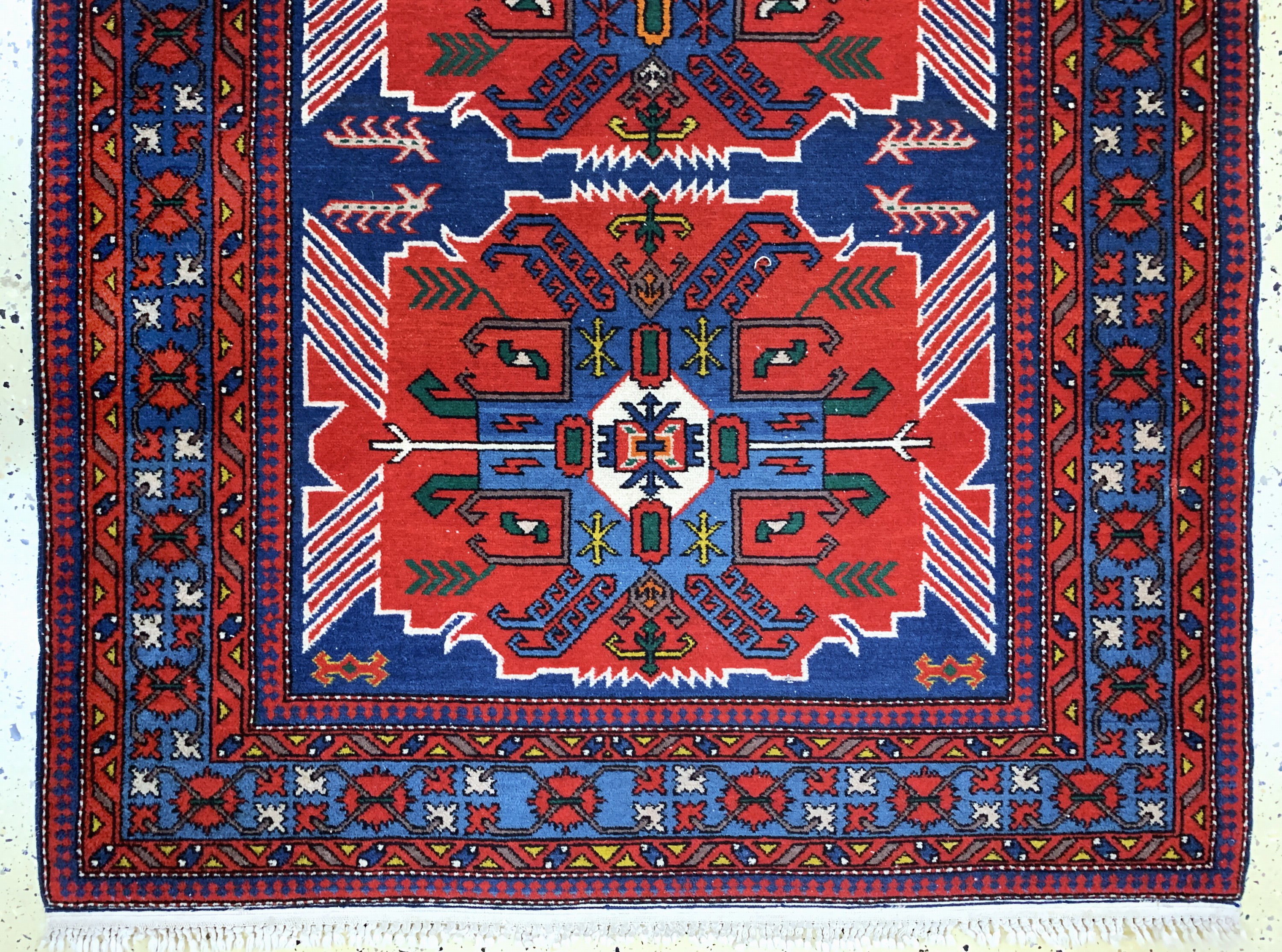 Detail b: Eriwan alt, Armenien, Mitte 20.Jhd, Wolle auf Baumwolle, ca. 193 x 123 cm, EHZ: 2