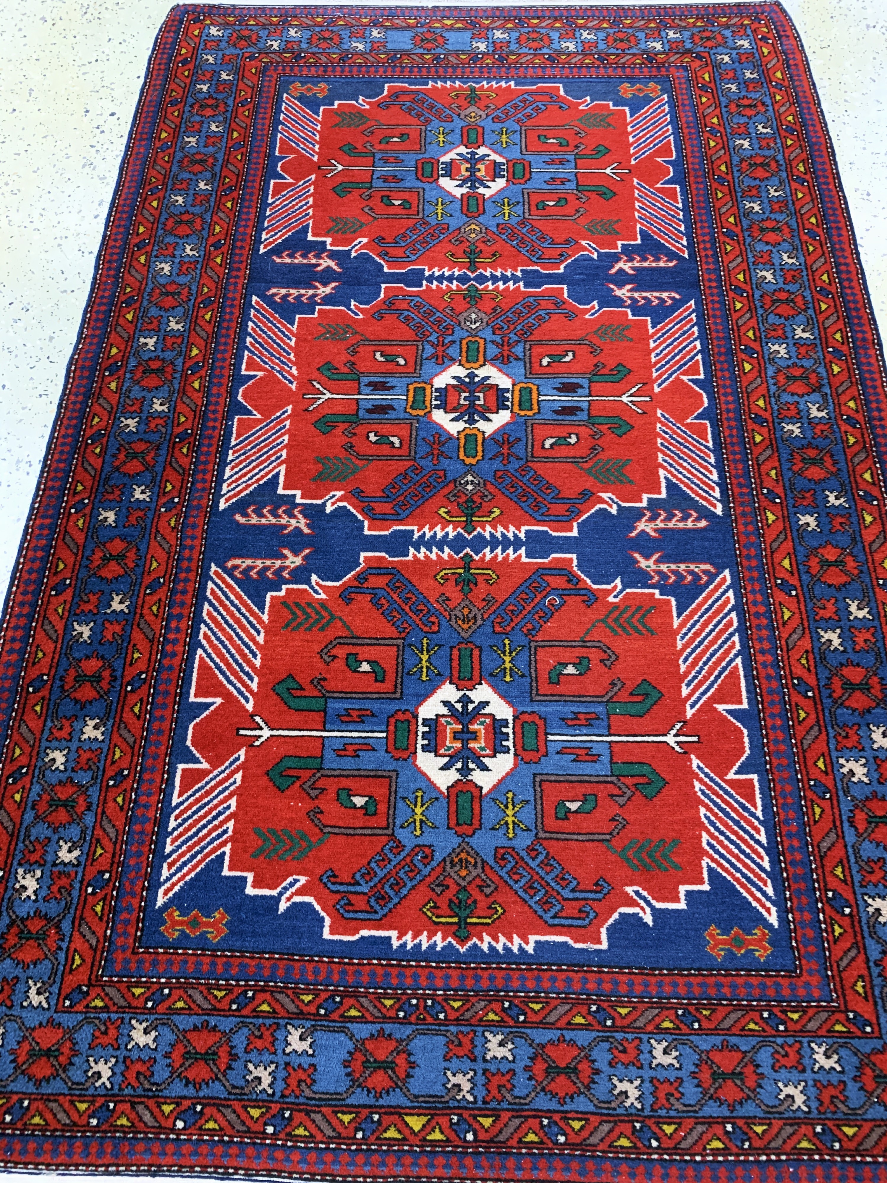 Detail c: Eriwan alt, Armenien, Mitte 20.Jhd, Wolle auf Baumwolle, ca. 193 x 123 cm, EHZ: 2