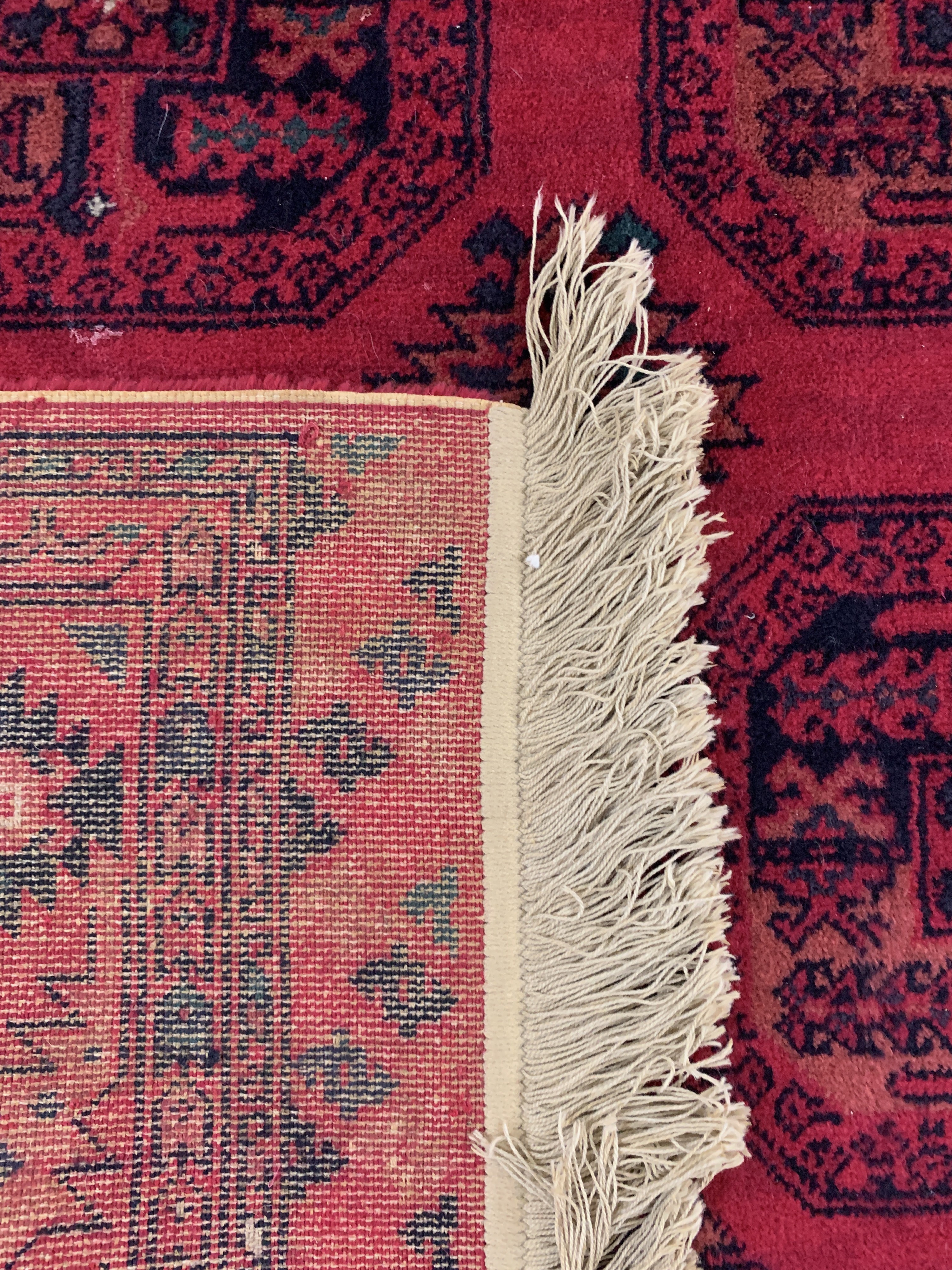 Detail d: Buchara, Maschinell gewebt, Ende 20.Jhd, Wolle auf Baumwolle, ca. 180 x 122 cm, EHZ: 2