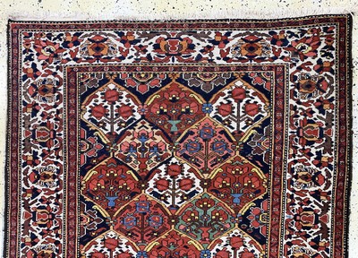 27137670a - Bachtiar alt, Persien, Anfang 20.Jhd, Wolleauf Baumwolle, ca. 200 x 155 cm, EHZ: 3 ...