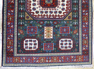 27137672b - Eriwan alt, Armenien, Mitte 20.Jhd, Wolle auf Baumwolle, ca. 180 x 120 cm, EHZ: 2 ...