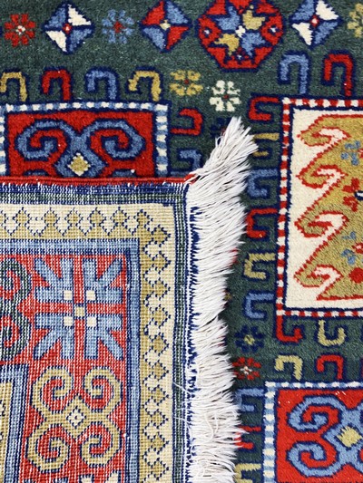 27137672d - Eriwan alt, Armenien, Mitte 20.Jhd, Wolle auf Baumwolle, ca. 180 x 120 cm, EHZ: 2 ...