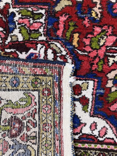 27137674e - Borchalou, Persien, Mitte 20.Jhd, Wolle aufBaumwolle, ca. 220 x 155 cm, EHZ: 2 ...