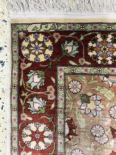 27138077e - Hereke Seide fein signiert, Türkei, Mitte 20.Jhd, reine Naturseide, ca. 105 x 70 cm, ...
