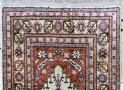 27138143a - Seiden Kayseri, Türkei, Mitte 20.Jhd, reineNaturseide, ca. 62 x 40 cm, EHZ: 2 ...