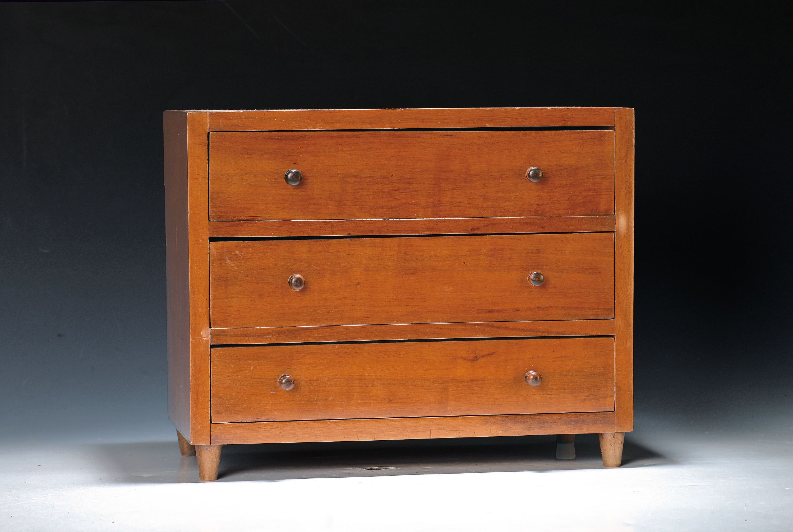 Image 27138236 - Antike Modellkommode im Biedermeierstil, 2. H.19.Jh., drei Schubladen mit kleinen ...