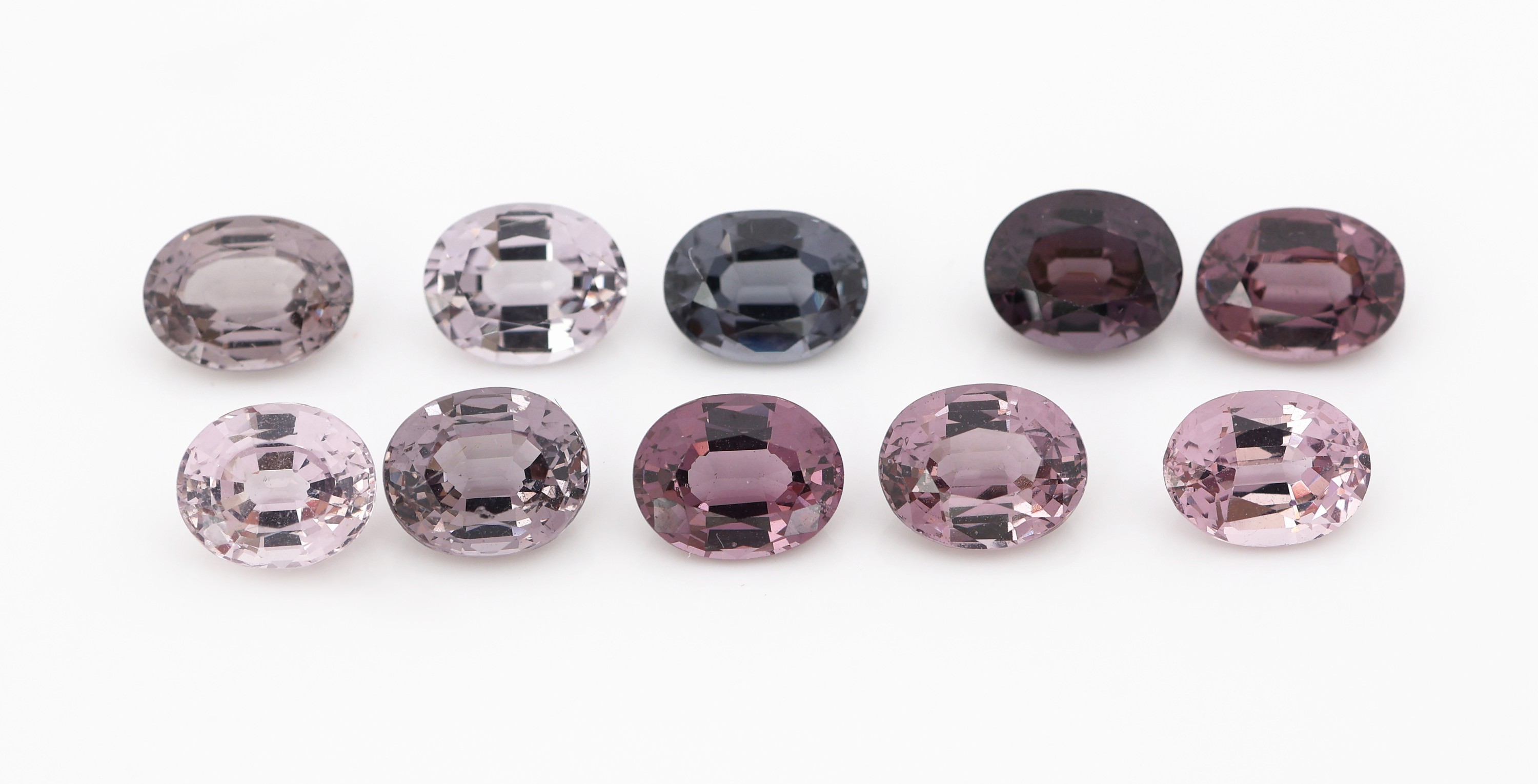 Image 27138244 - Lot 10 loose spinels , total approx. 13.09 ct, oval bevelled, different colours ...